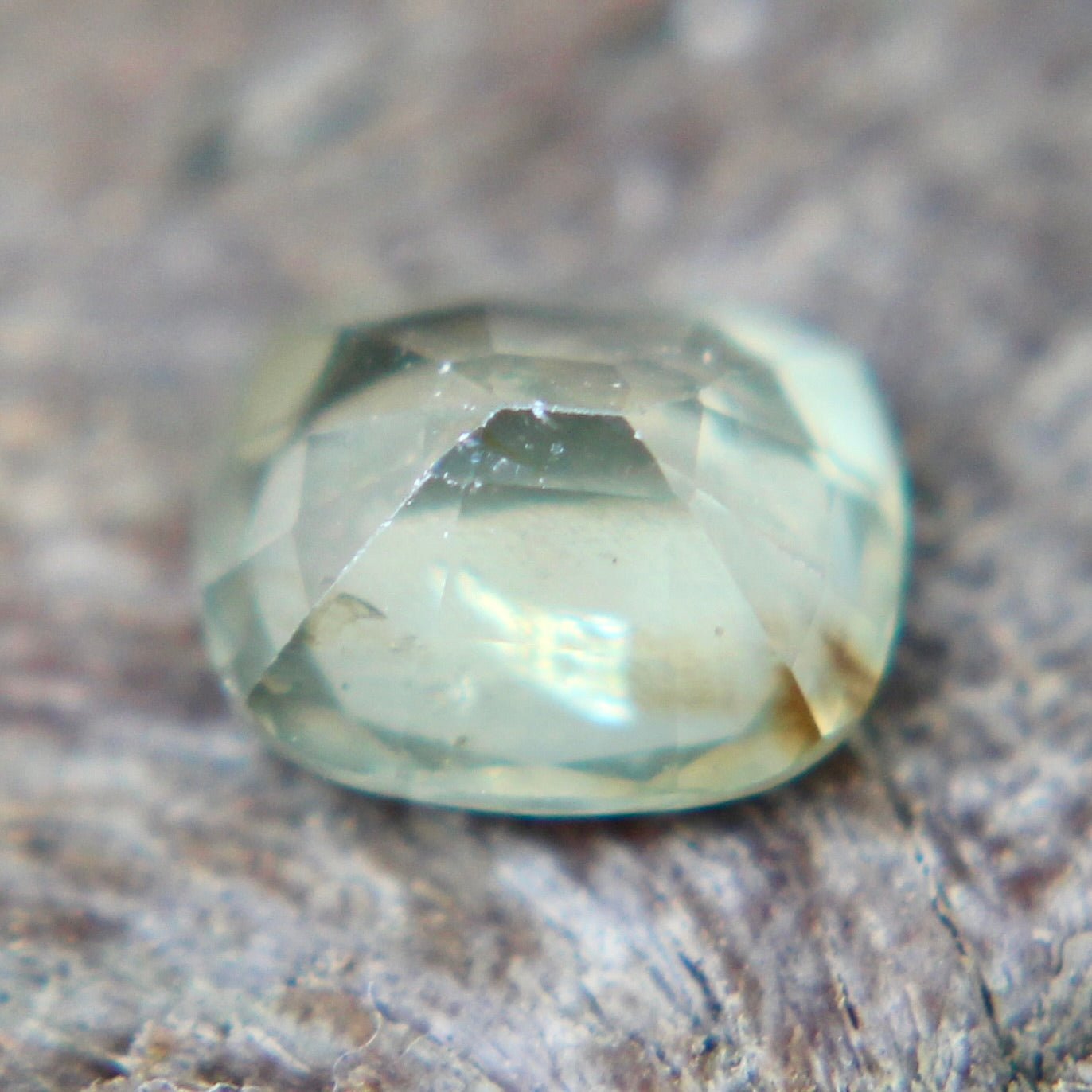 Natural Green Sapphire - Sapphirepal