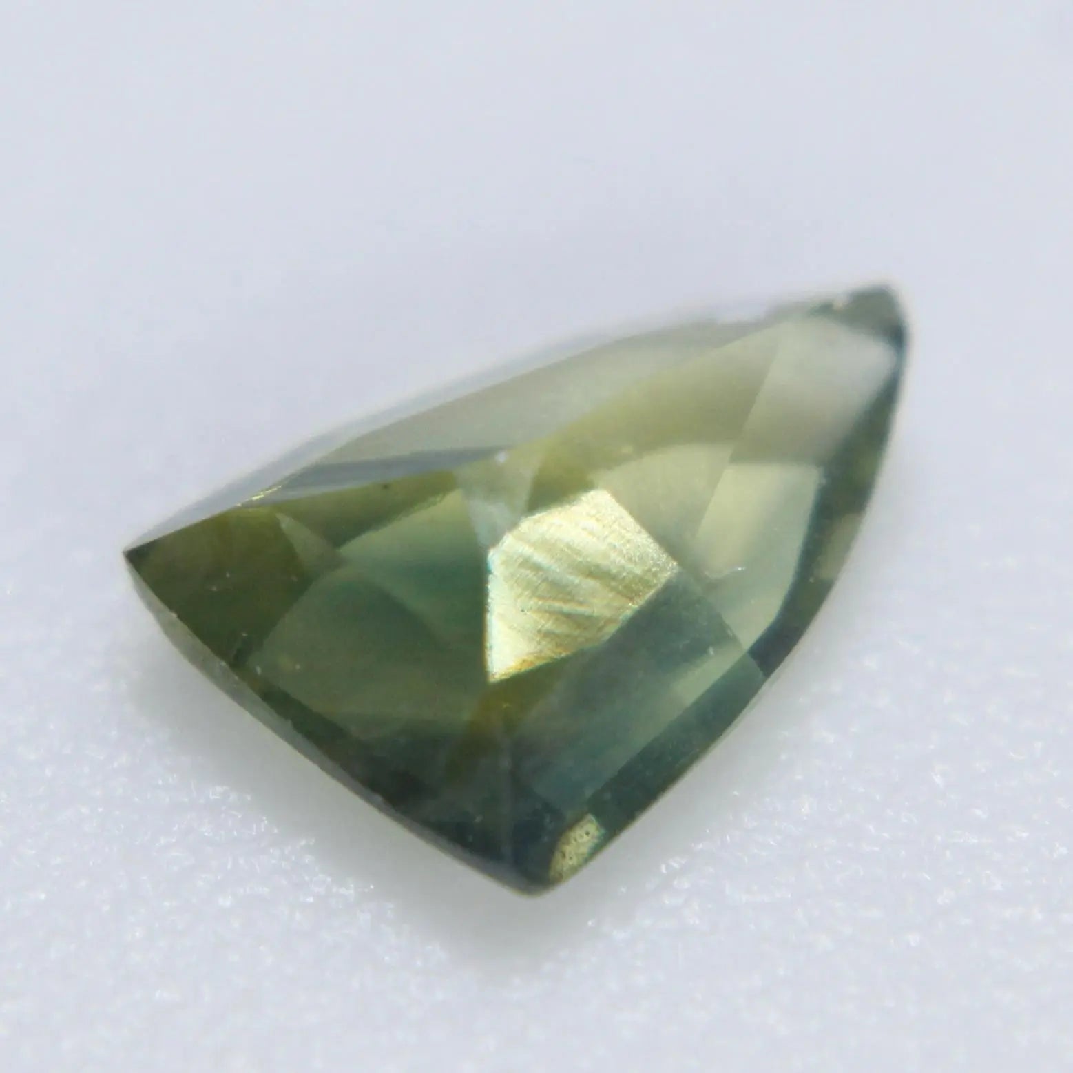 Natural Green Sapphire - Sapphirepal