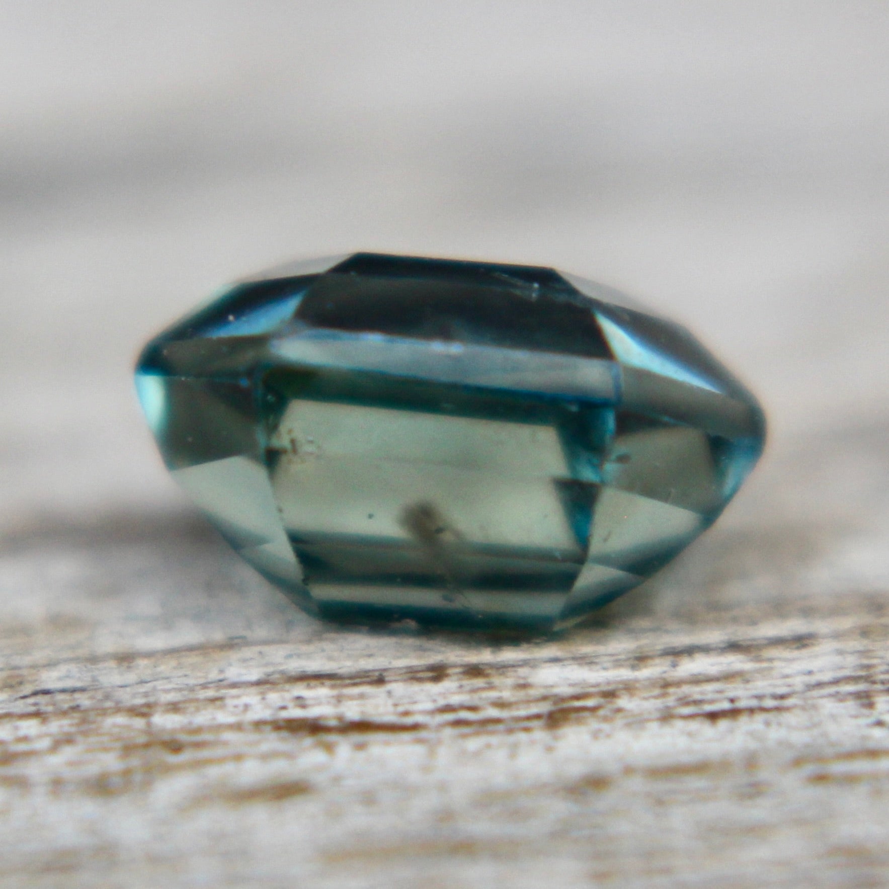 Natural Green Sapphire - Sapphirepal