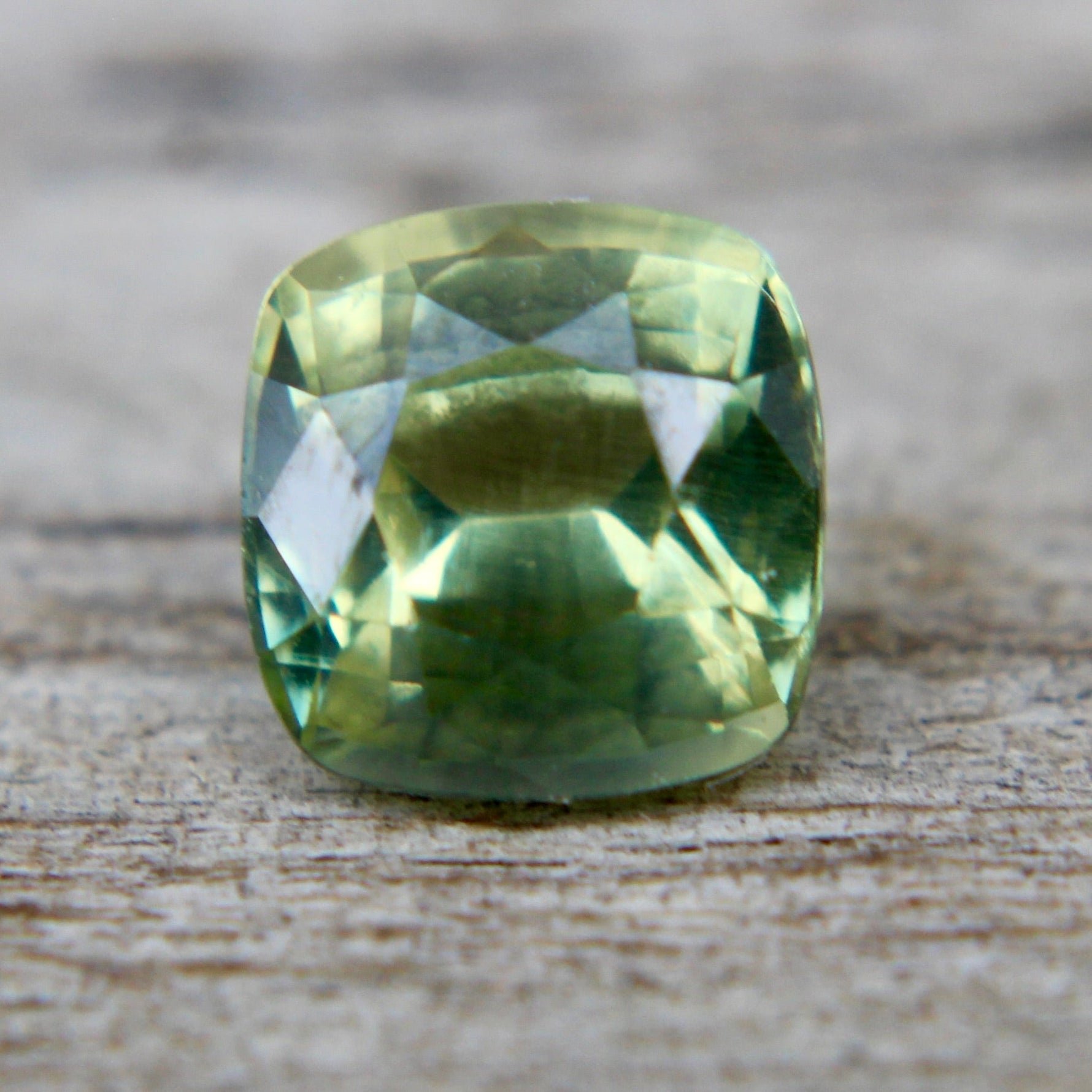 Natural Green Sapphire - Sapphirepal