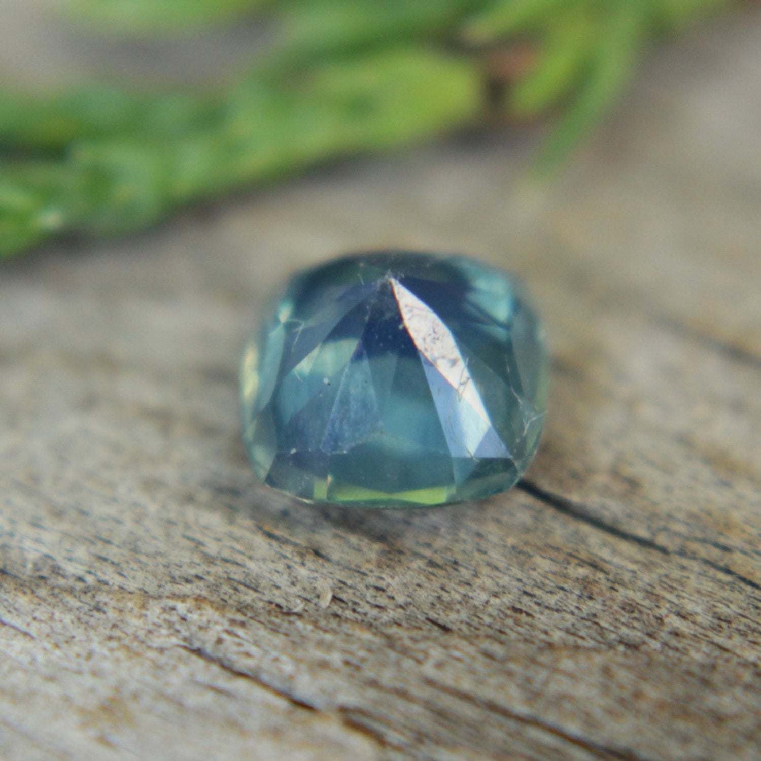 Natural Green Sapphire - Sapphirepal