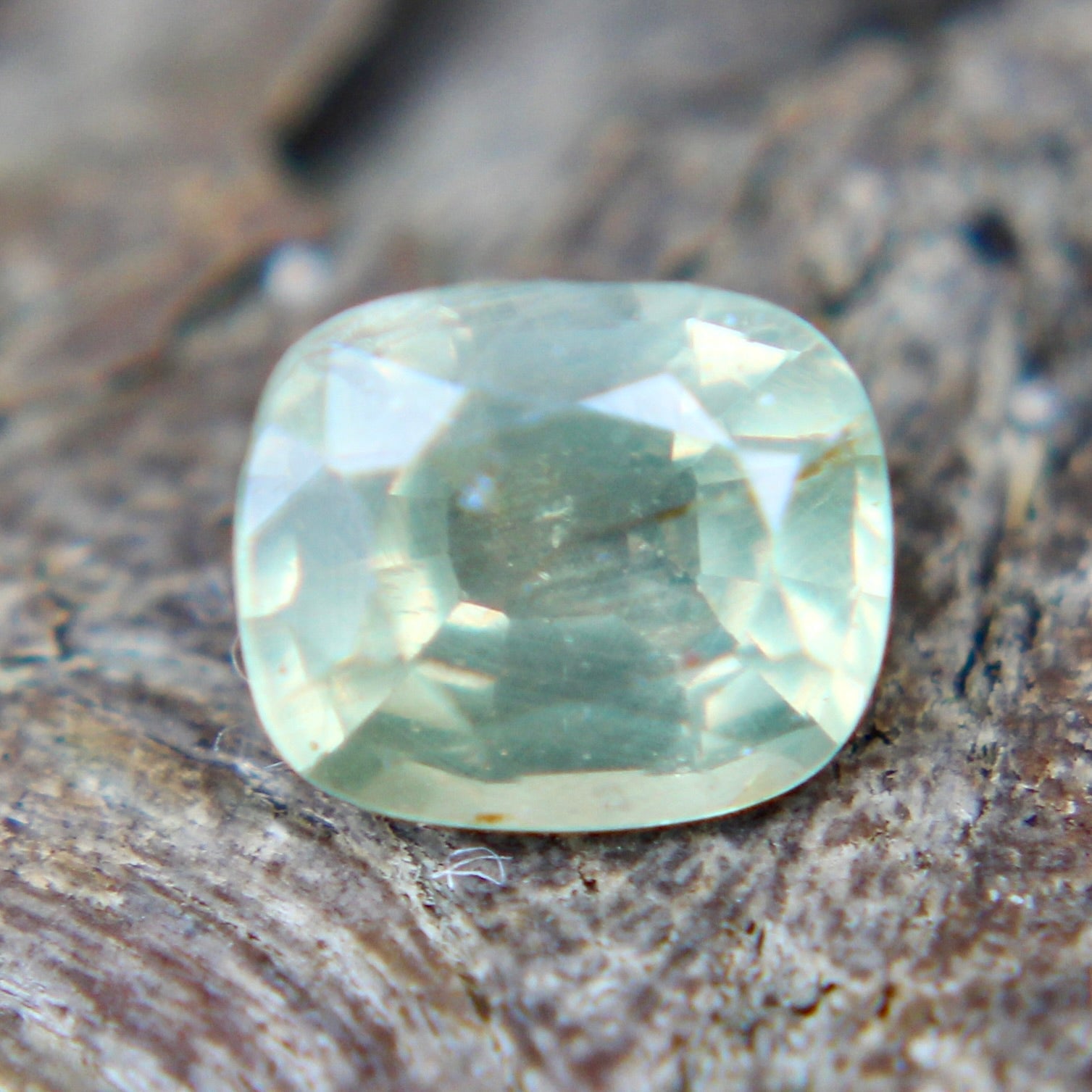 Natural Green Sapphire - Sapphirepal