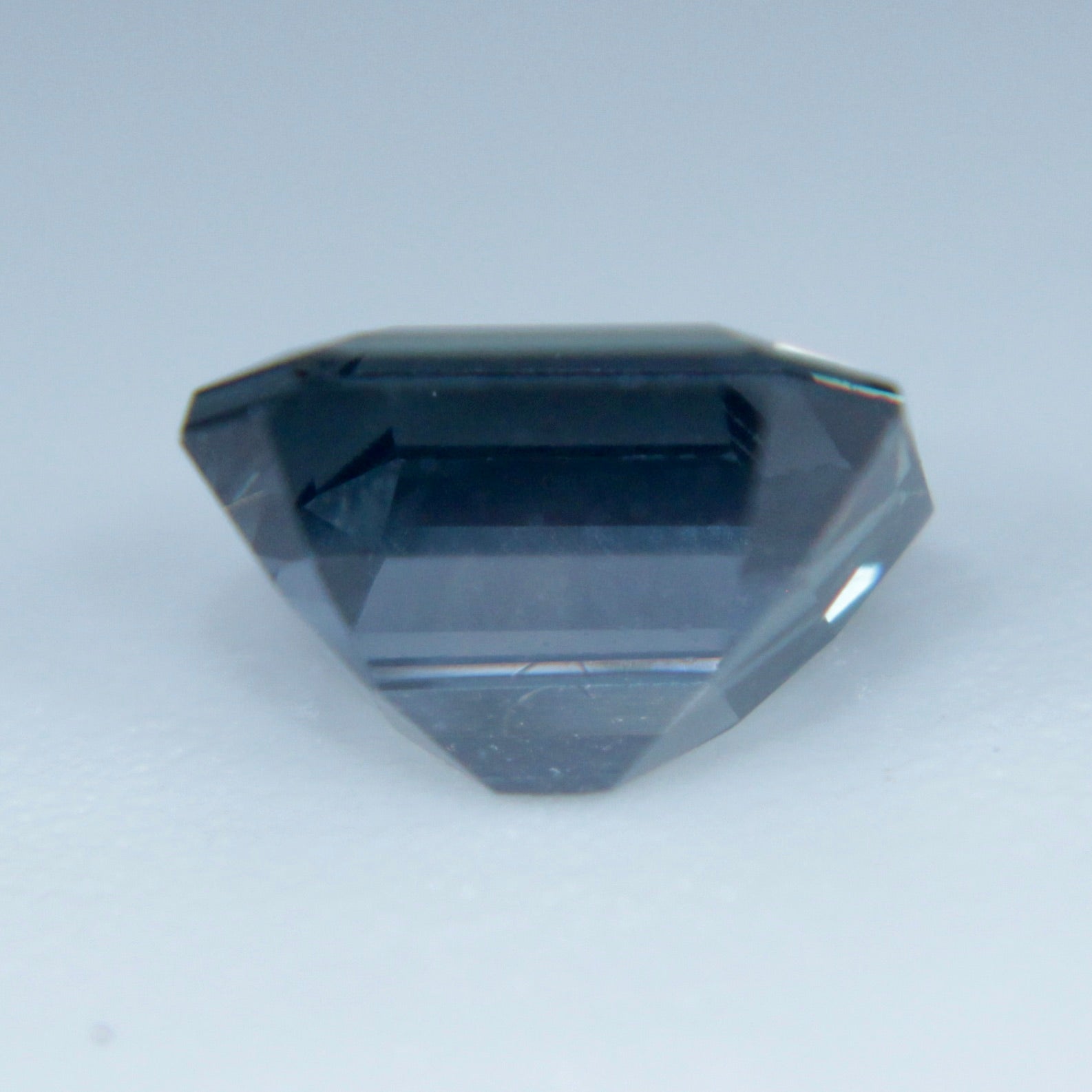 Natural Green Sapphire - Sapphirepal