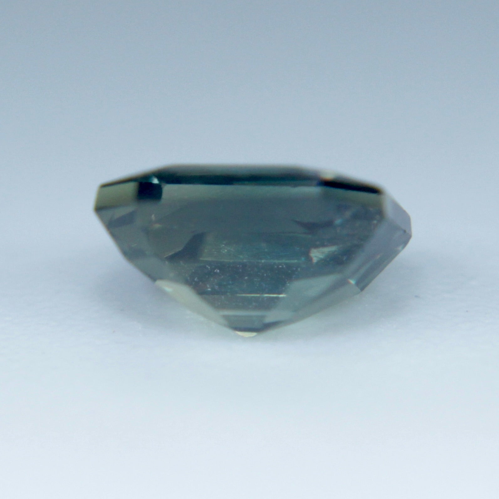 Natural Green Sapphire - Sapphirepal