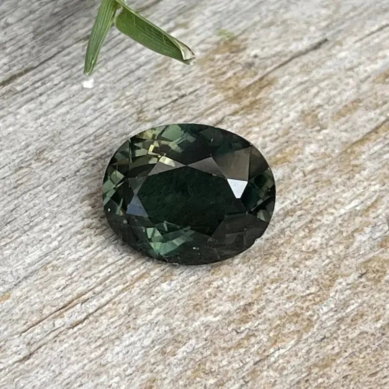 Natural Green Sapphire - Sapphirepal