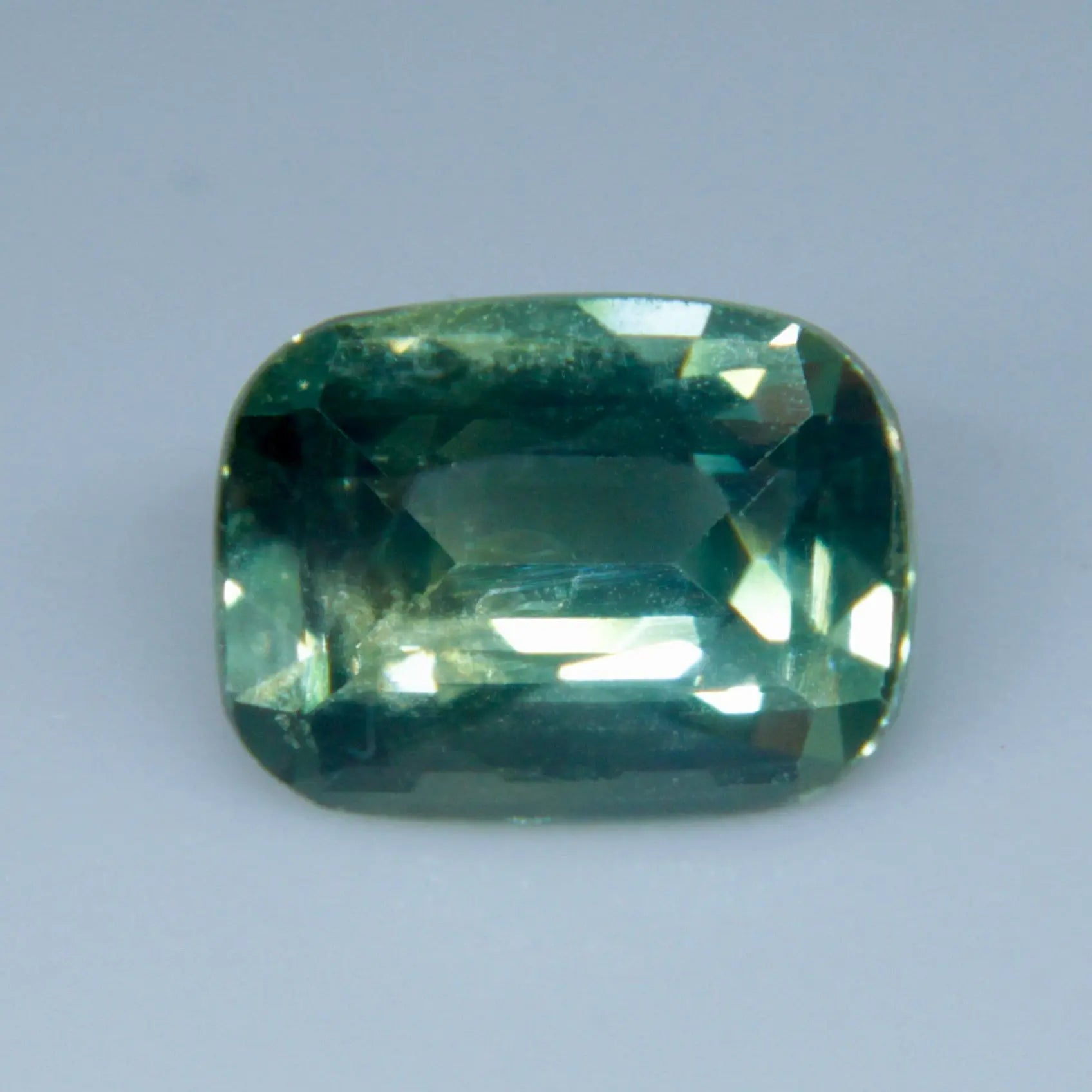 Natural Green Sapphire - Sapphirepal