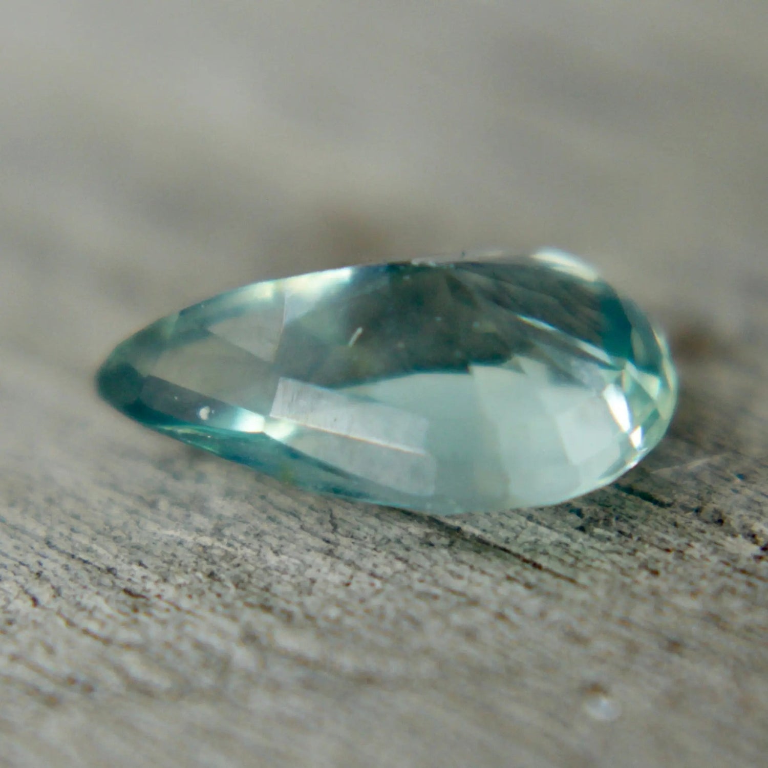 Natural Green Sapphire - Sapphirepal