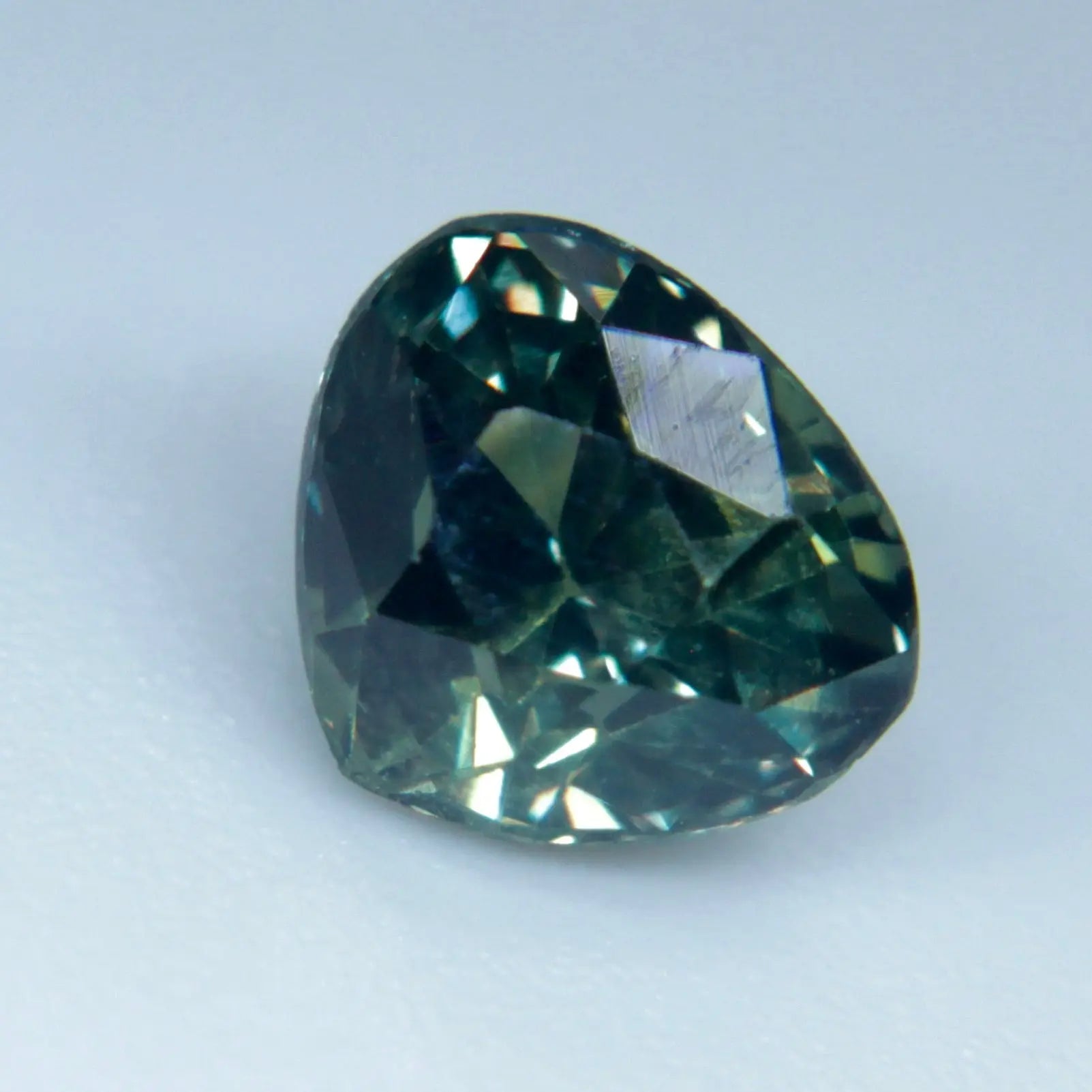 Natural Green Sapphire - Sapphirepal