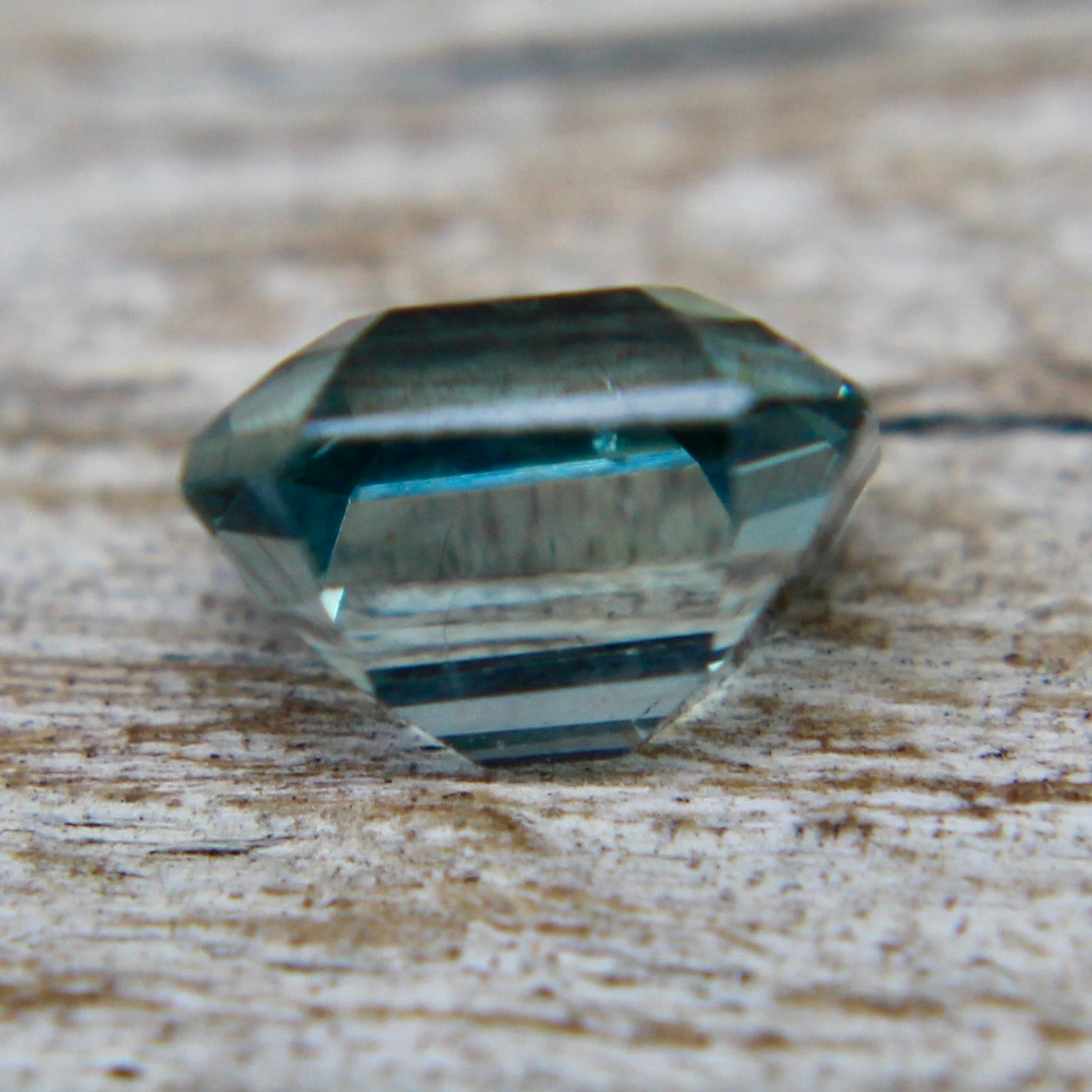 Natural Green Sapphire - Sapphirepal