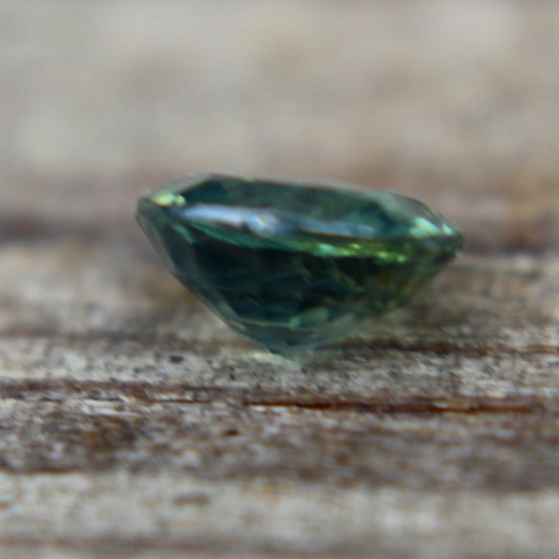 Natural Green Sapphire - Sapphirepal