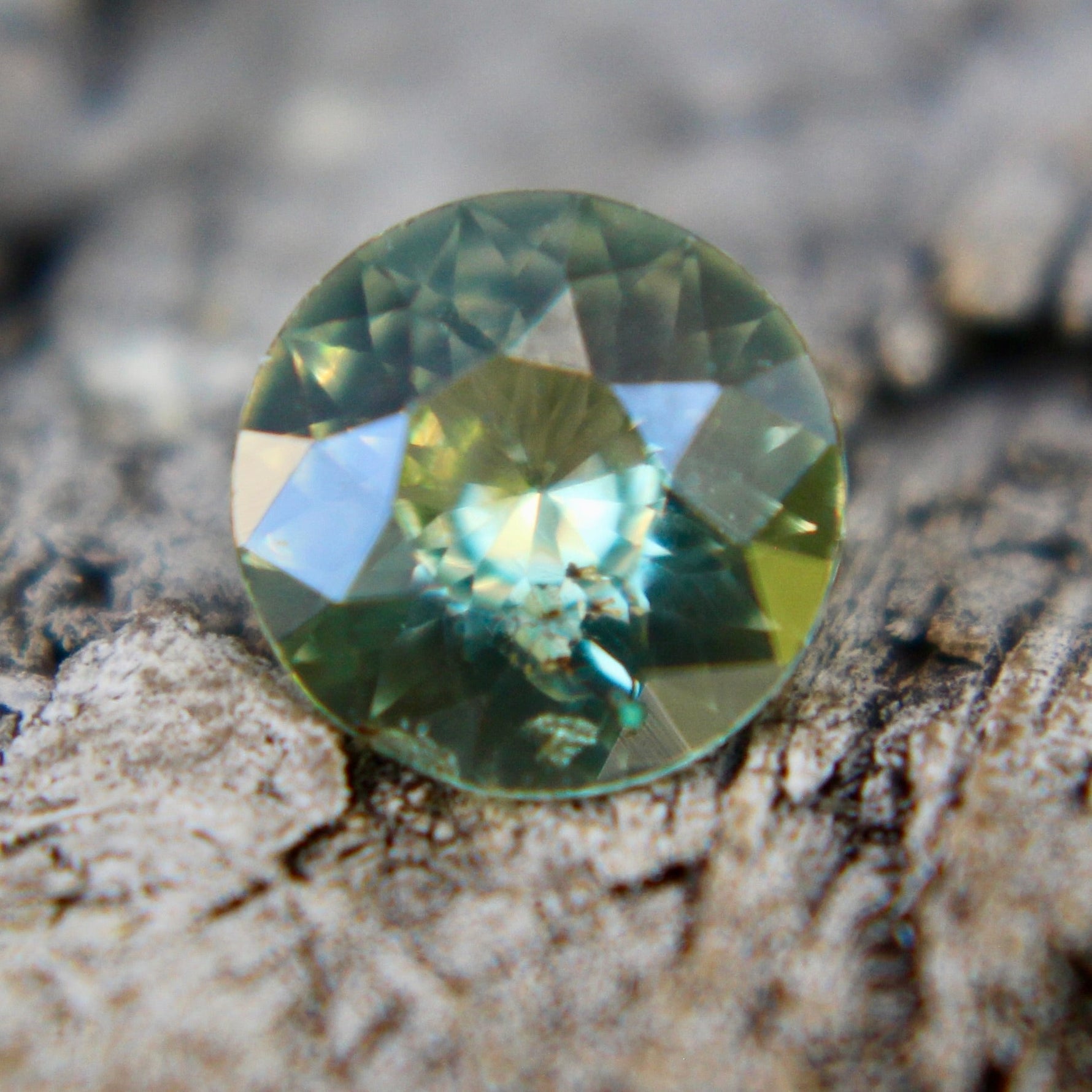 Natural Green Sapphire - Sapphirepal
