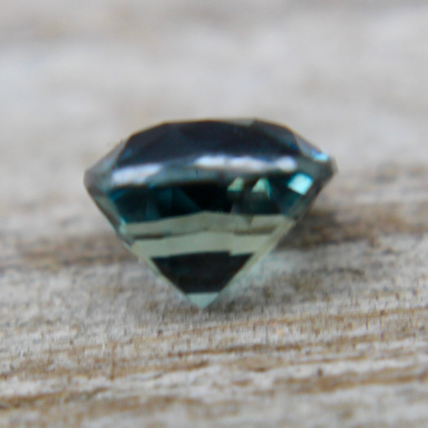 Natural Green Sapphire - Sapphirepal