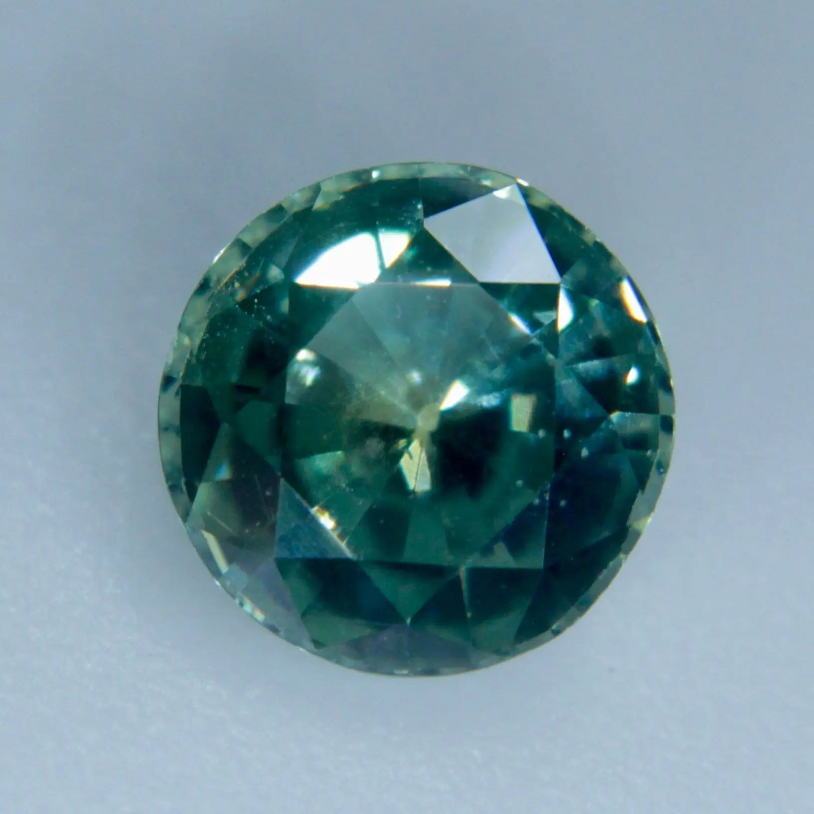 Natural Green Sapphire - Sapphirepal
