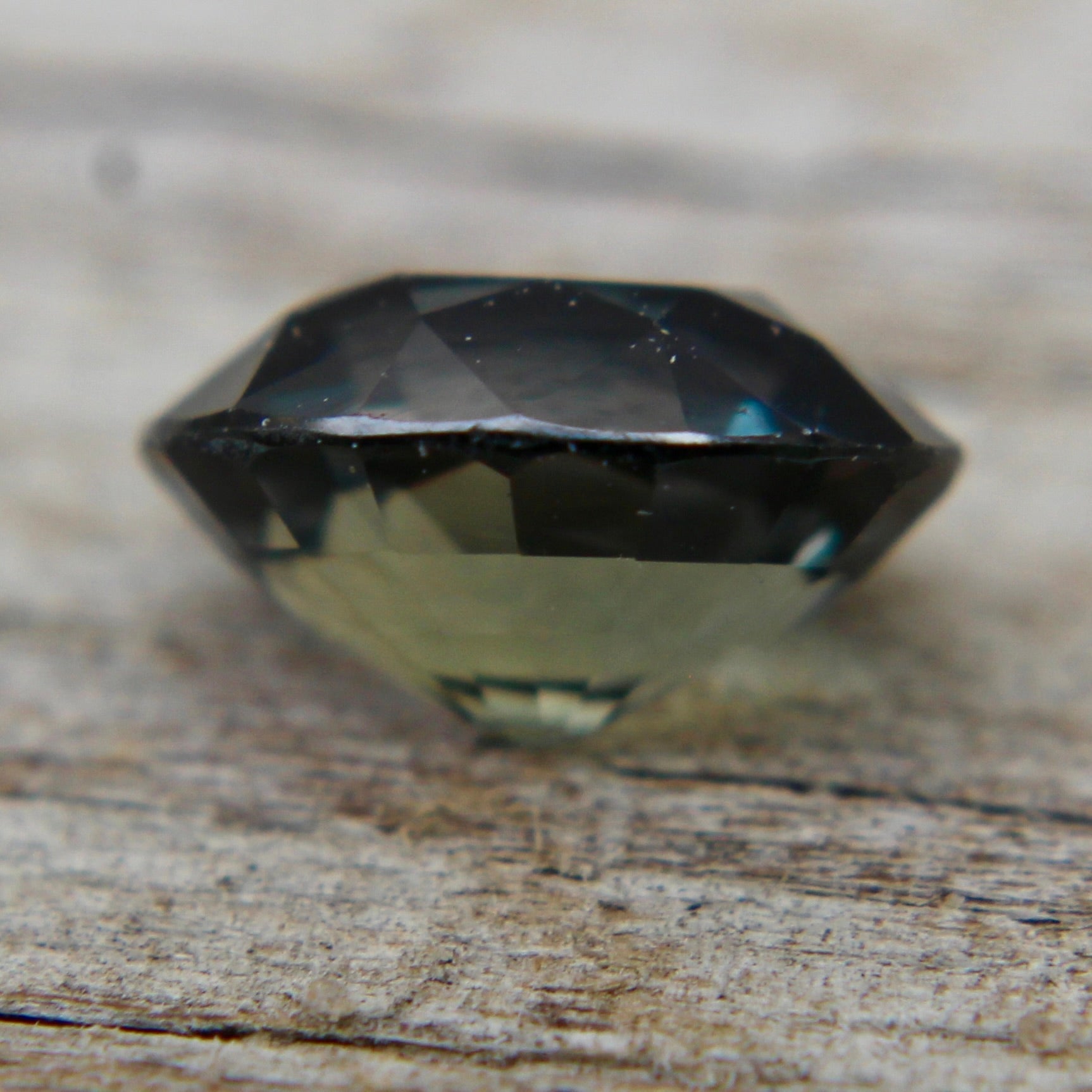 Natural Green Sapphire - Sapphirepal