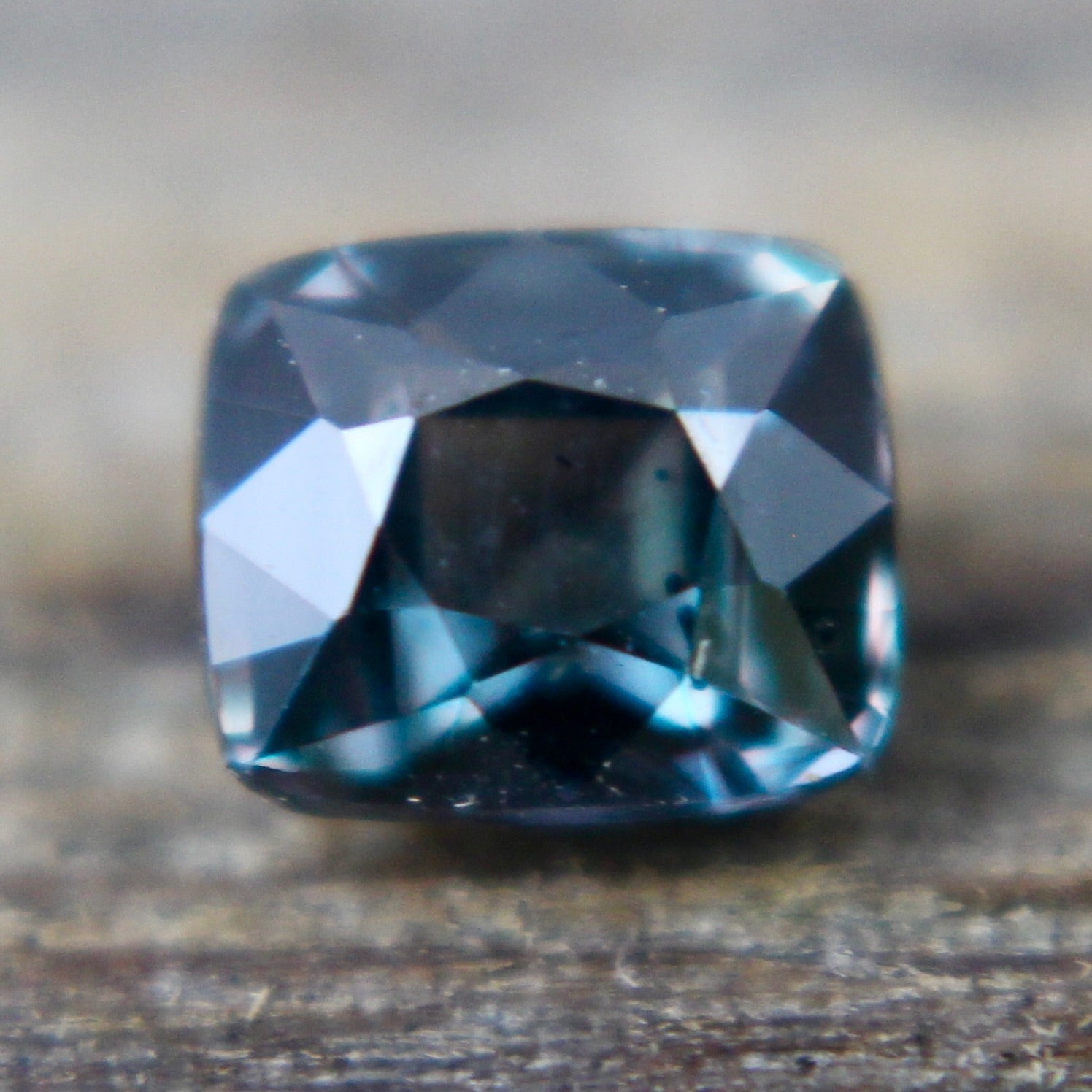Natural Green Sapphire - Sapphirepal