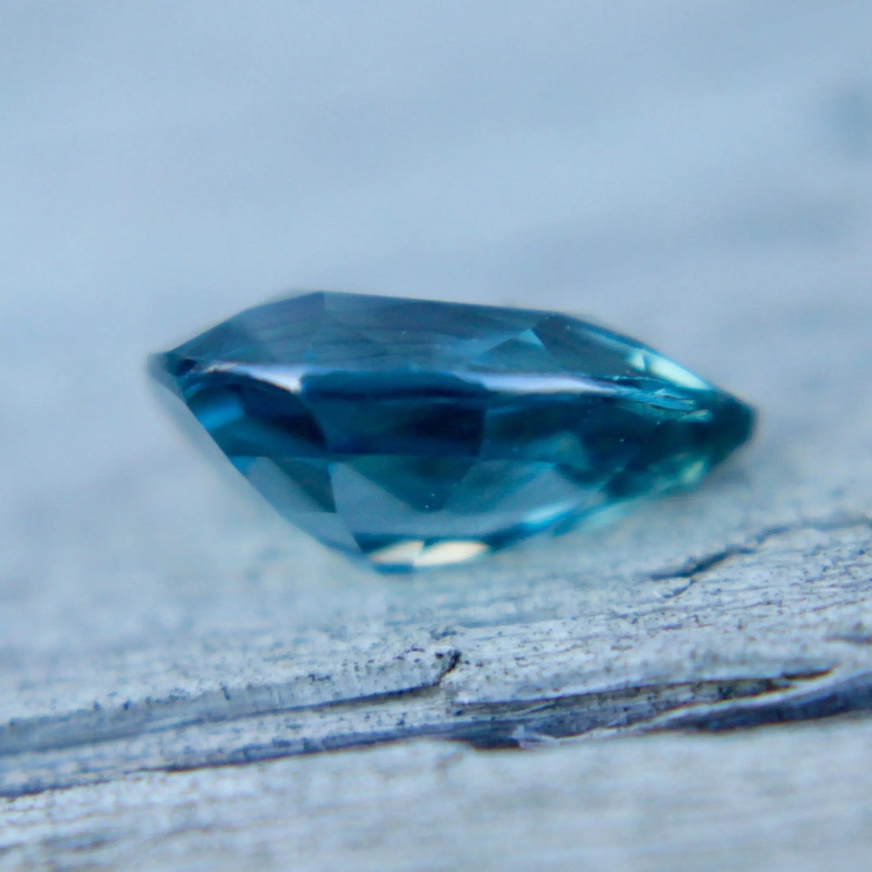 Natural Green Sapphire - Sapphirepal