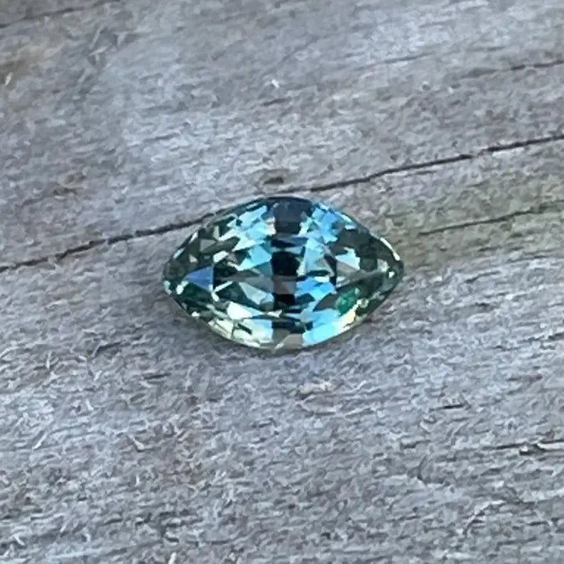 Natural Green Sapphire - Sapphirepal