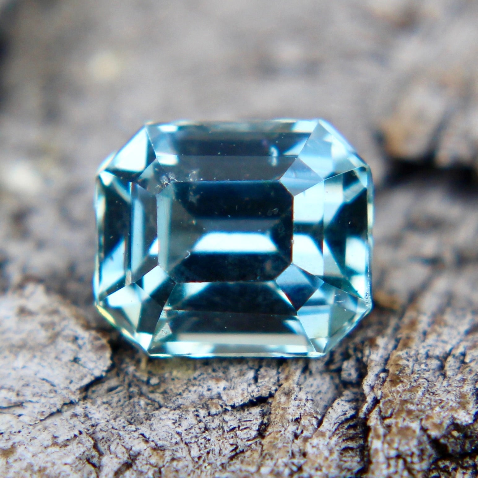 Natural Green Sapphire - Sapphirepal