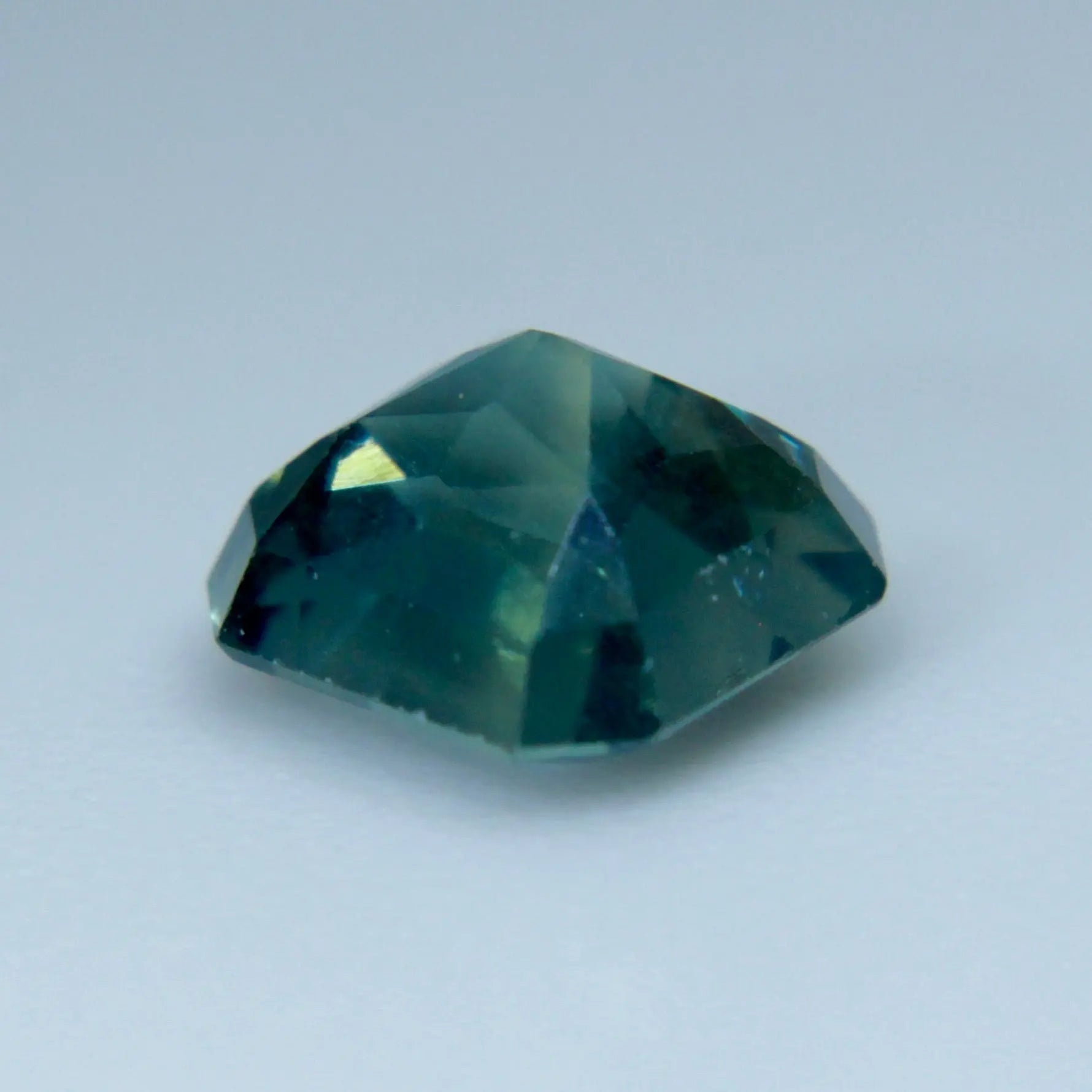 Natural Green Sapphire - Sapphirepal
