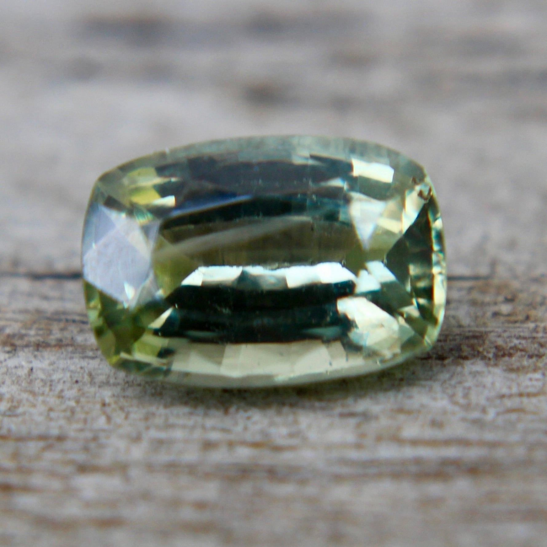 Natural Green Sapphire - Sapphirepal