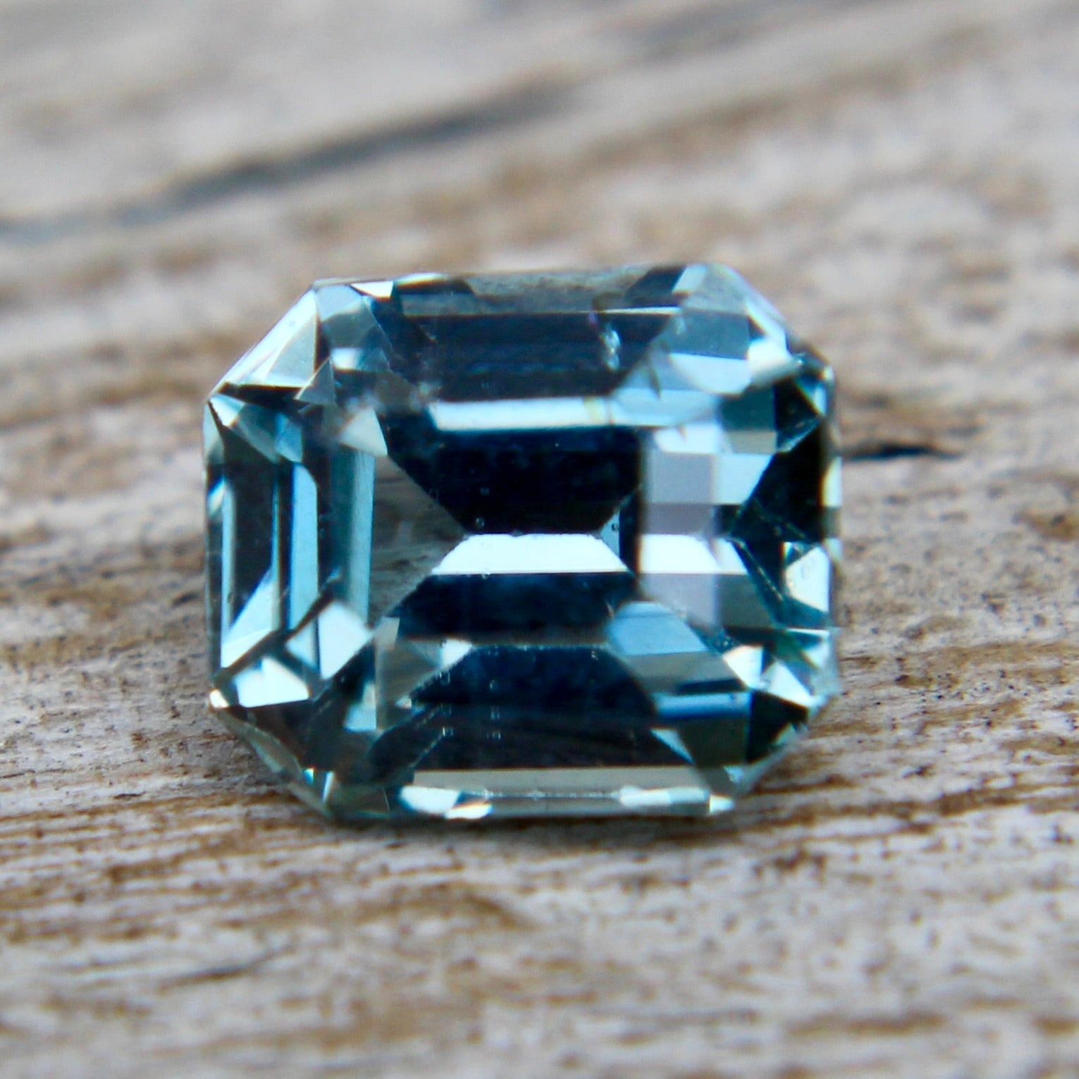 Natural Green Sapphire - Sapphirepal