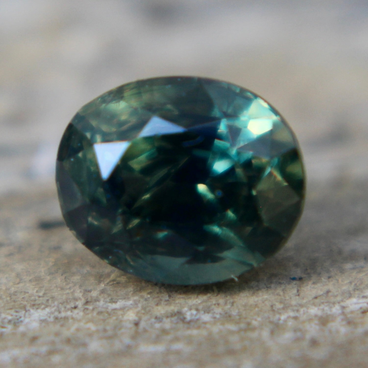 Natural Green Sapphire - Sapphirepal
