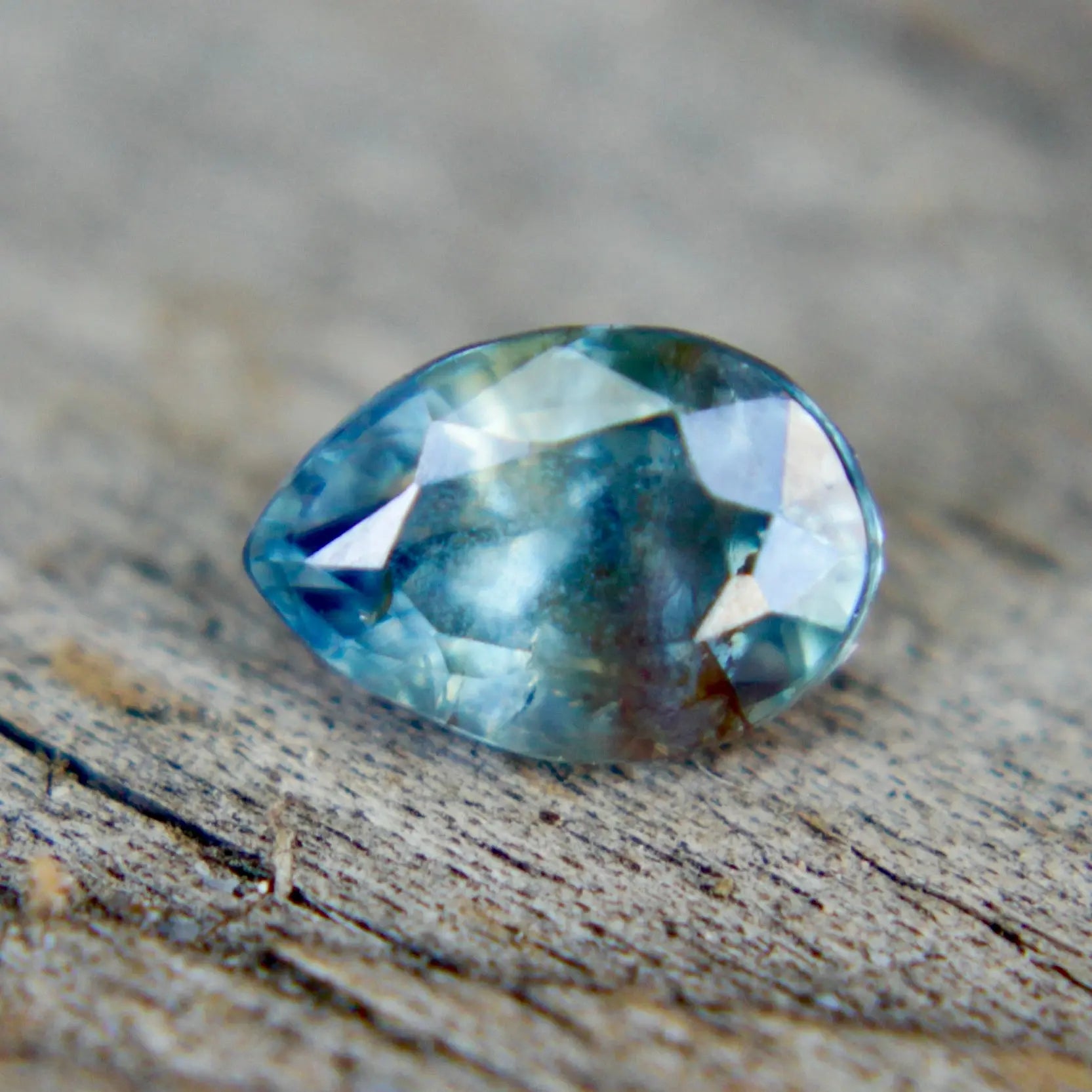 Natural Green Sapphire - Sapphirepal