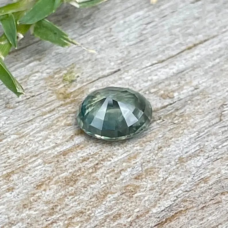 Natural Green Sapphire - Sapphirepal
