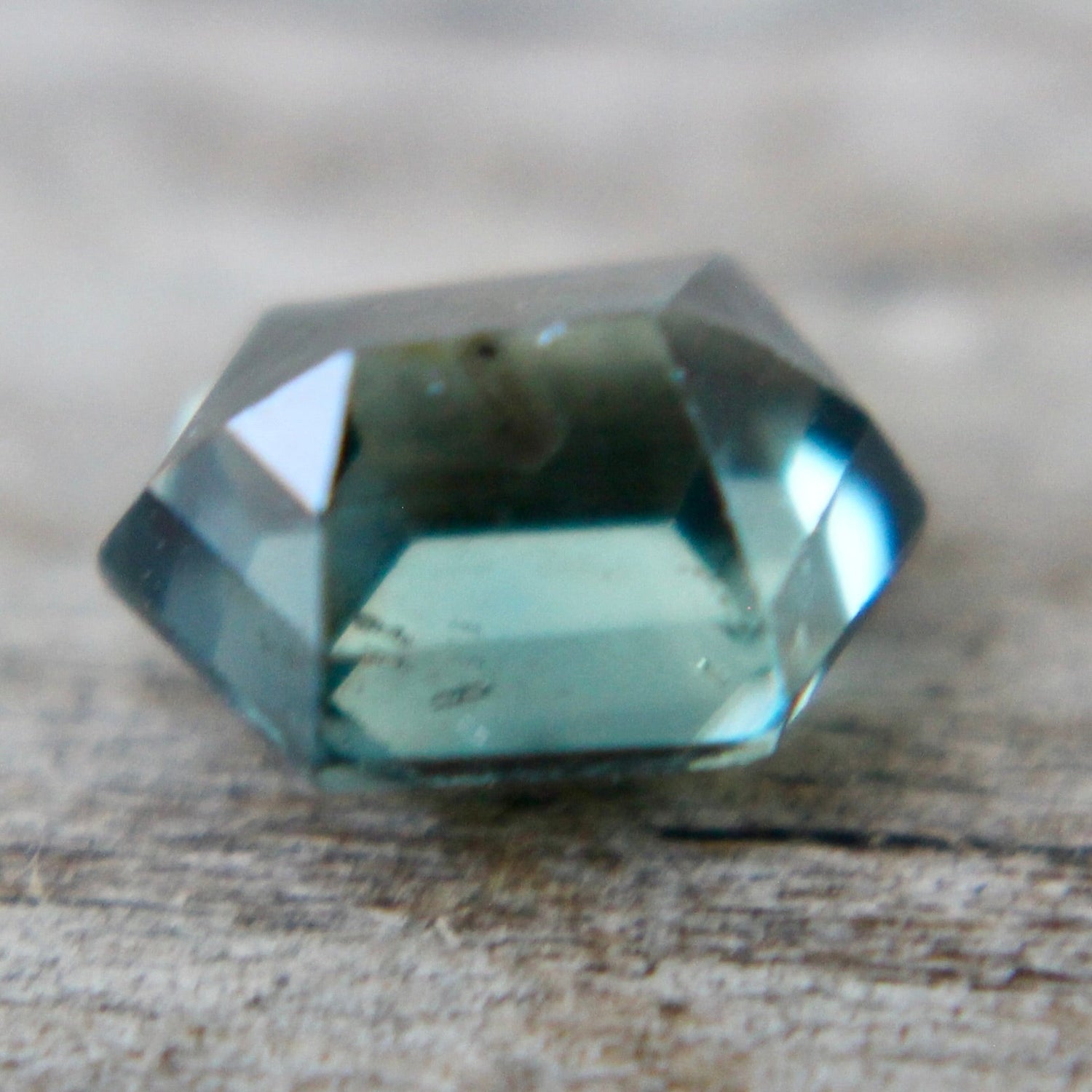 Natural Green Sapphire - Sapphirepal