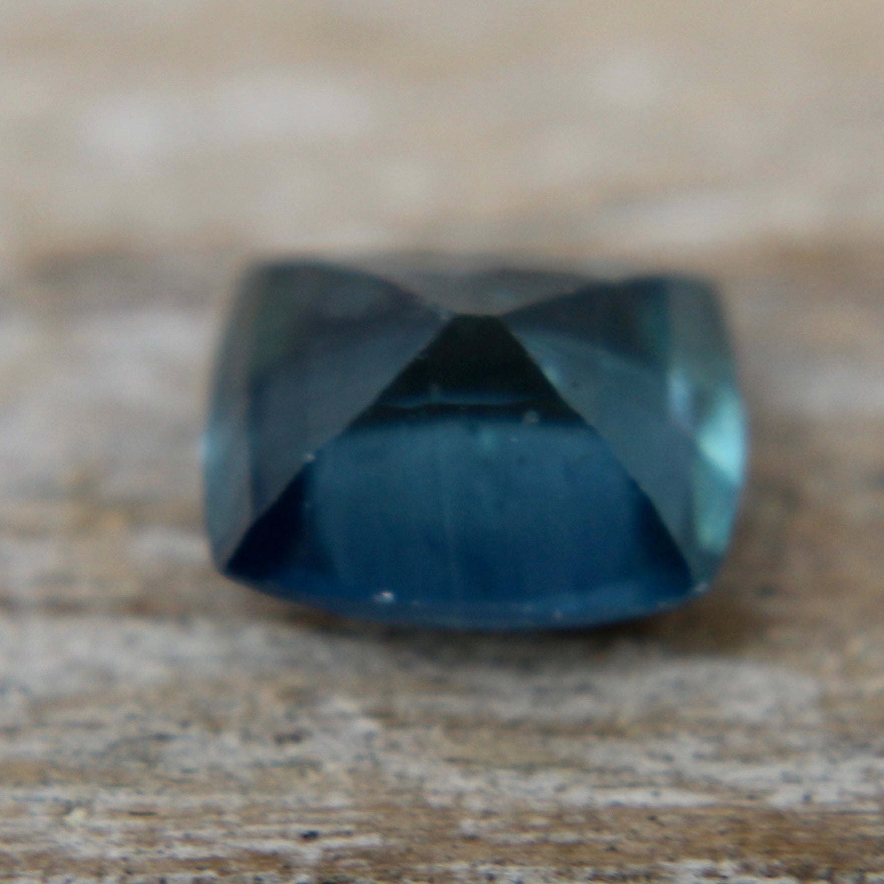 Natural Green Sapphire - Sapphirepal