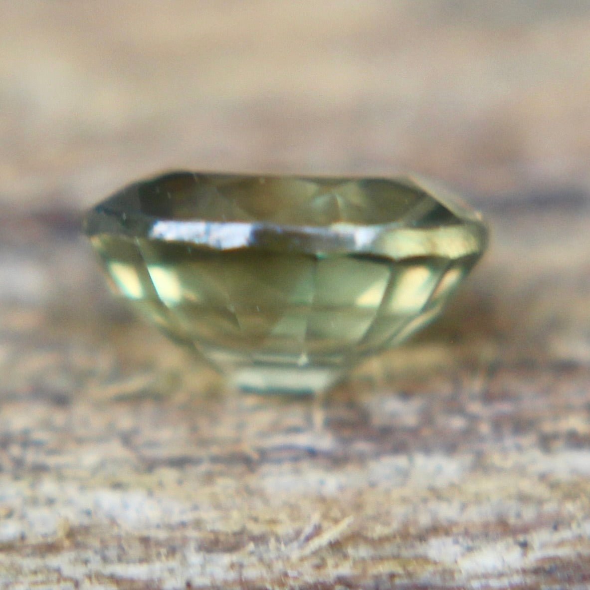 Natural Green Sapphire - Sapphirepal