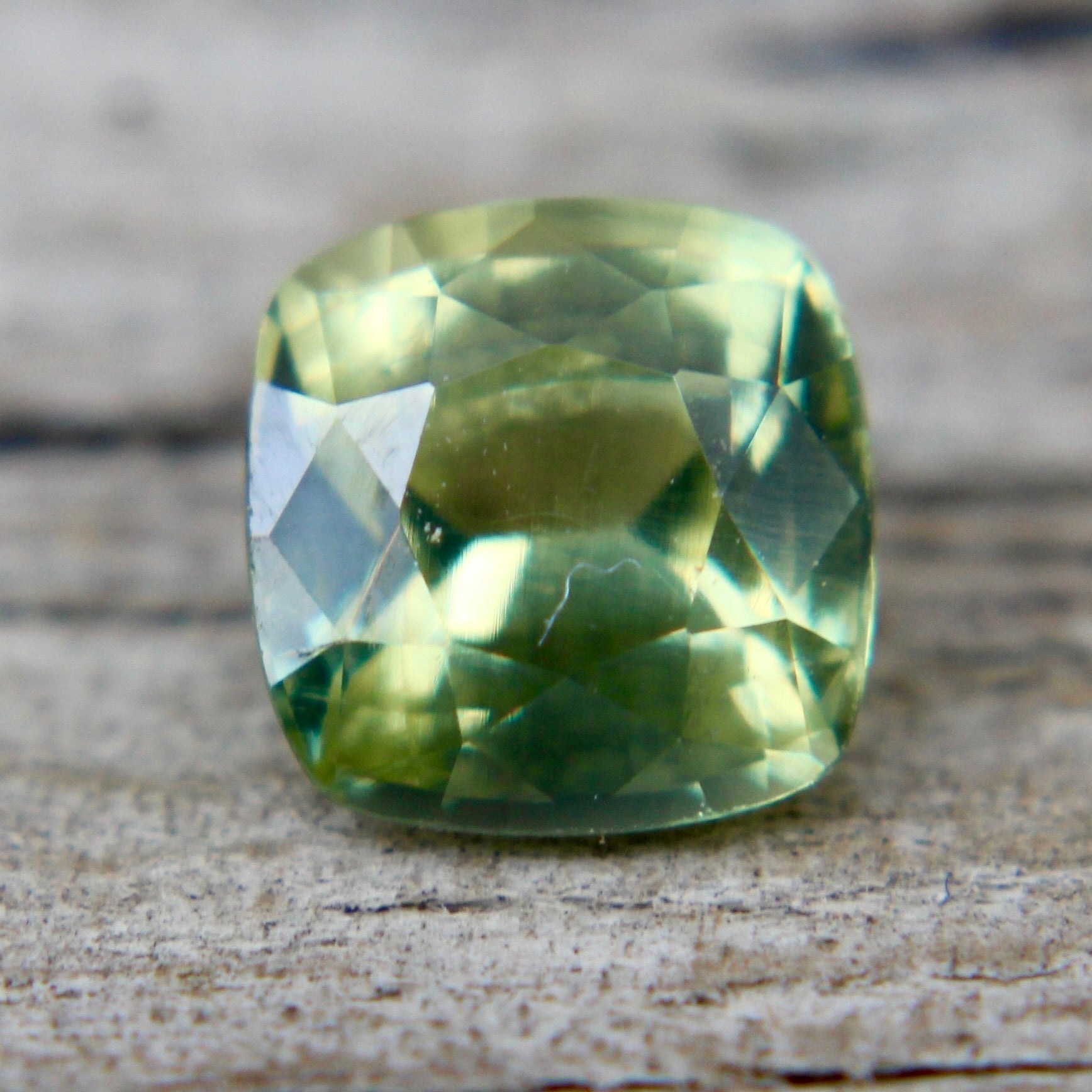 Natural Green Sapphire - Sapphirepal
