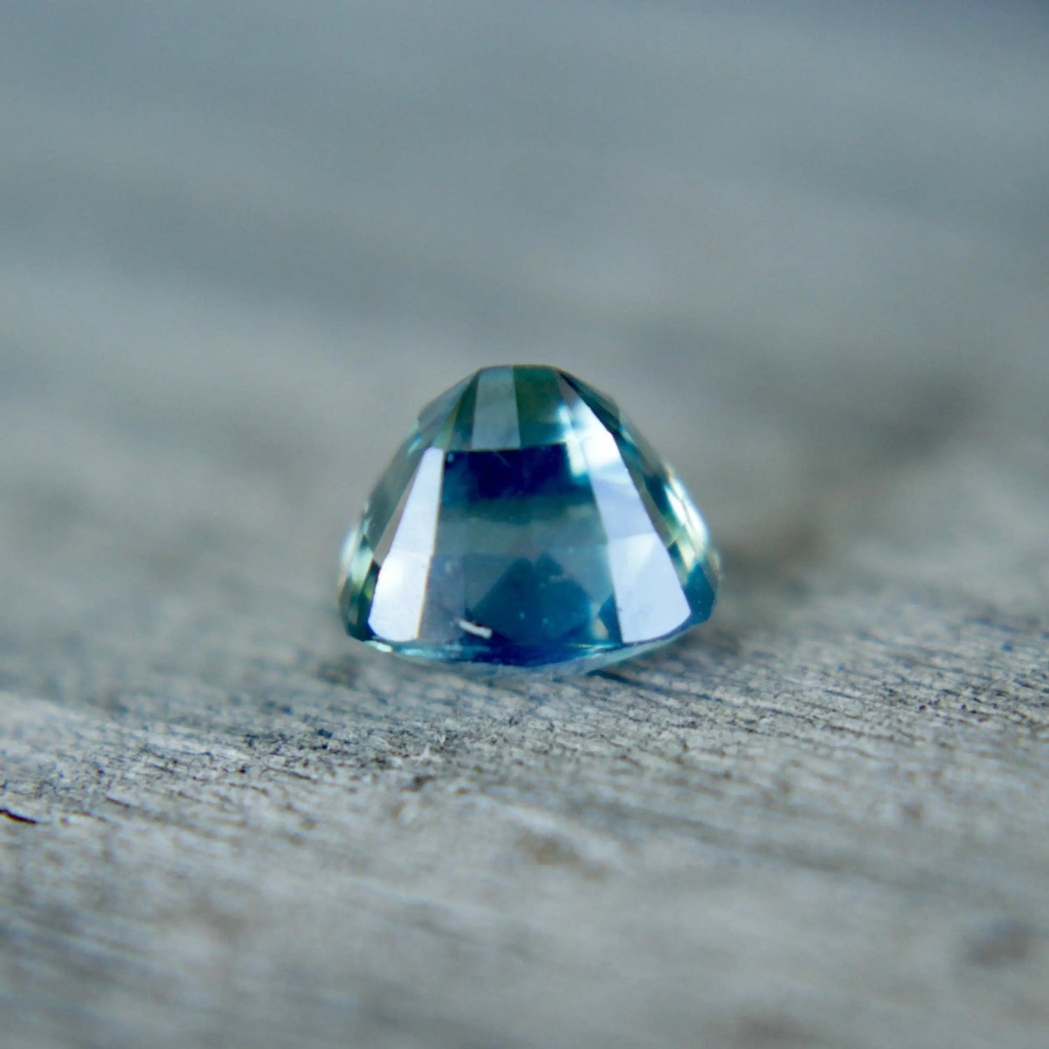 Natural Green Sapphire - Sapphirepal