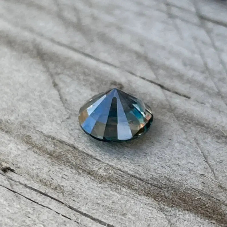 Natural Green Sapphire - Sapphirepal