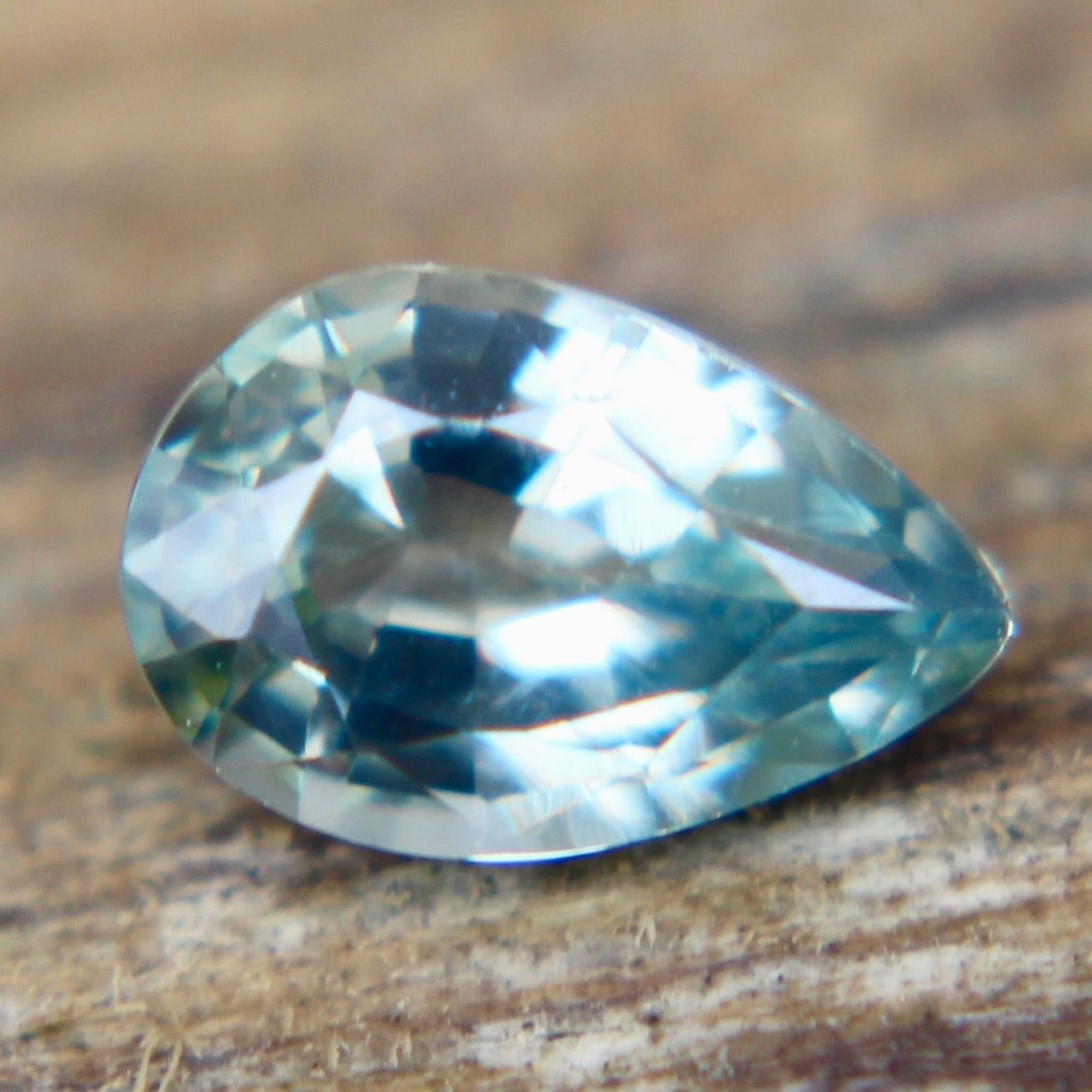 Faceted green sapphire loose stone for bespoke jewelry makers and collectors