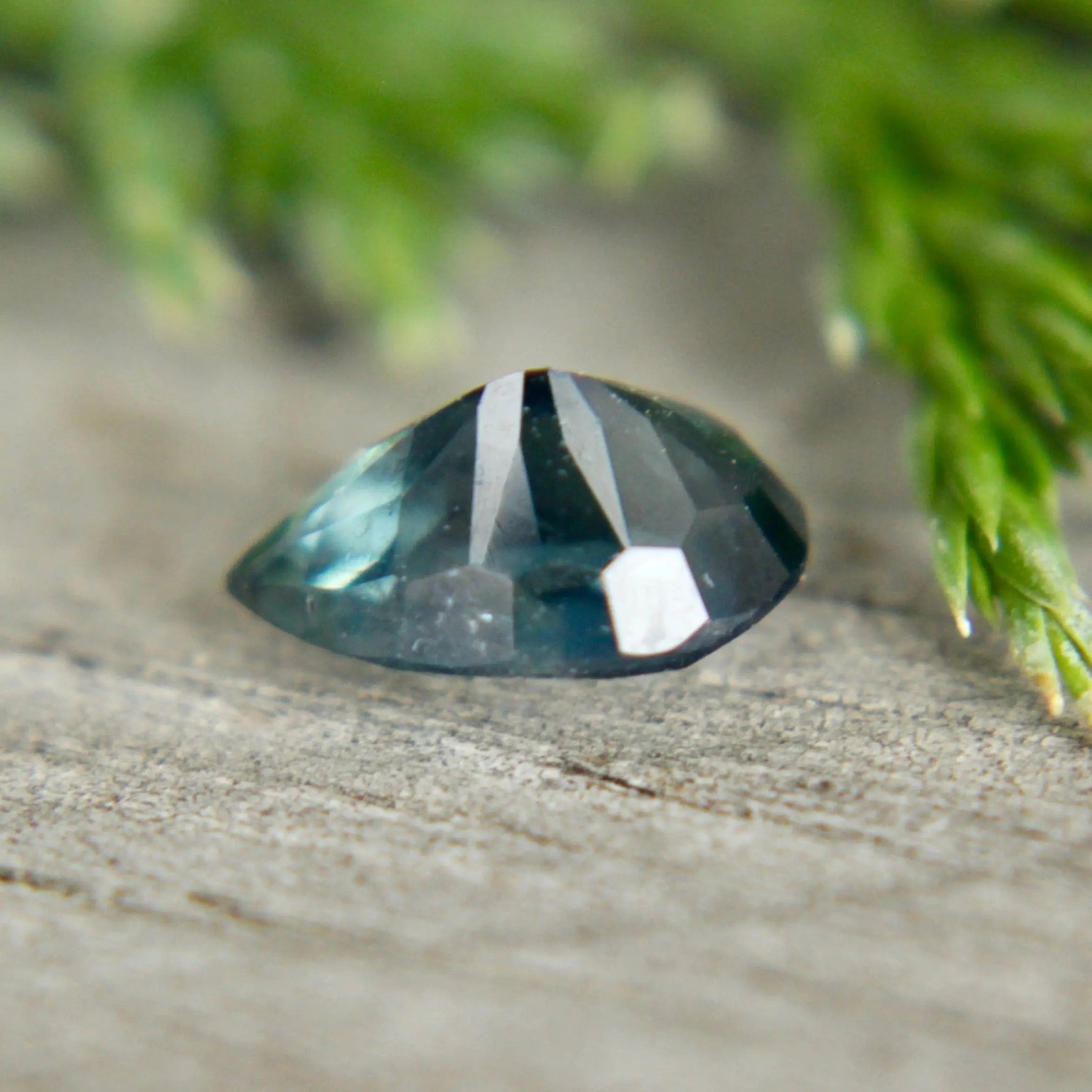 Natural Green Sapphire - Sapphirepal