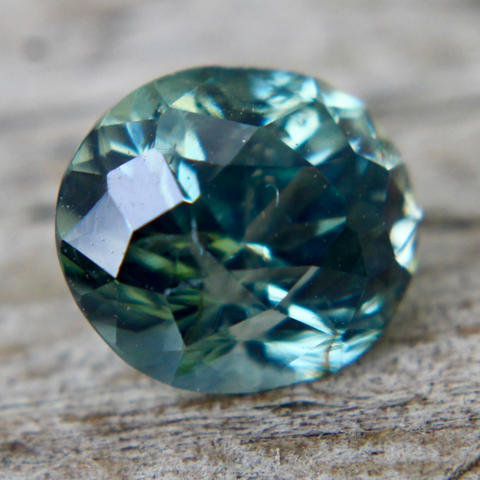 Natural Green Sapphire - Sapphirepal