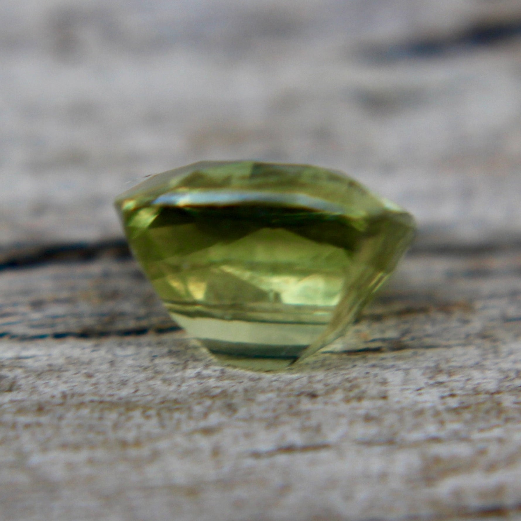 Natural Green Sapphire - Sapphirepal
