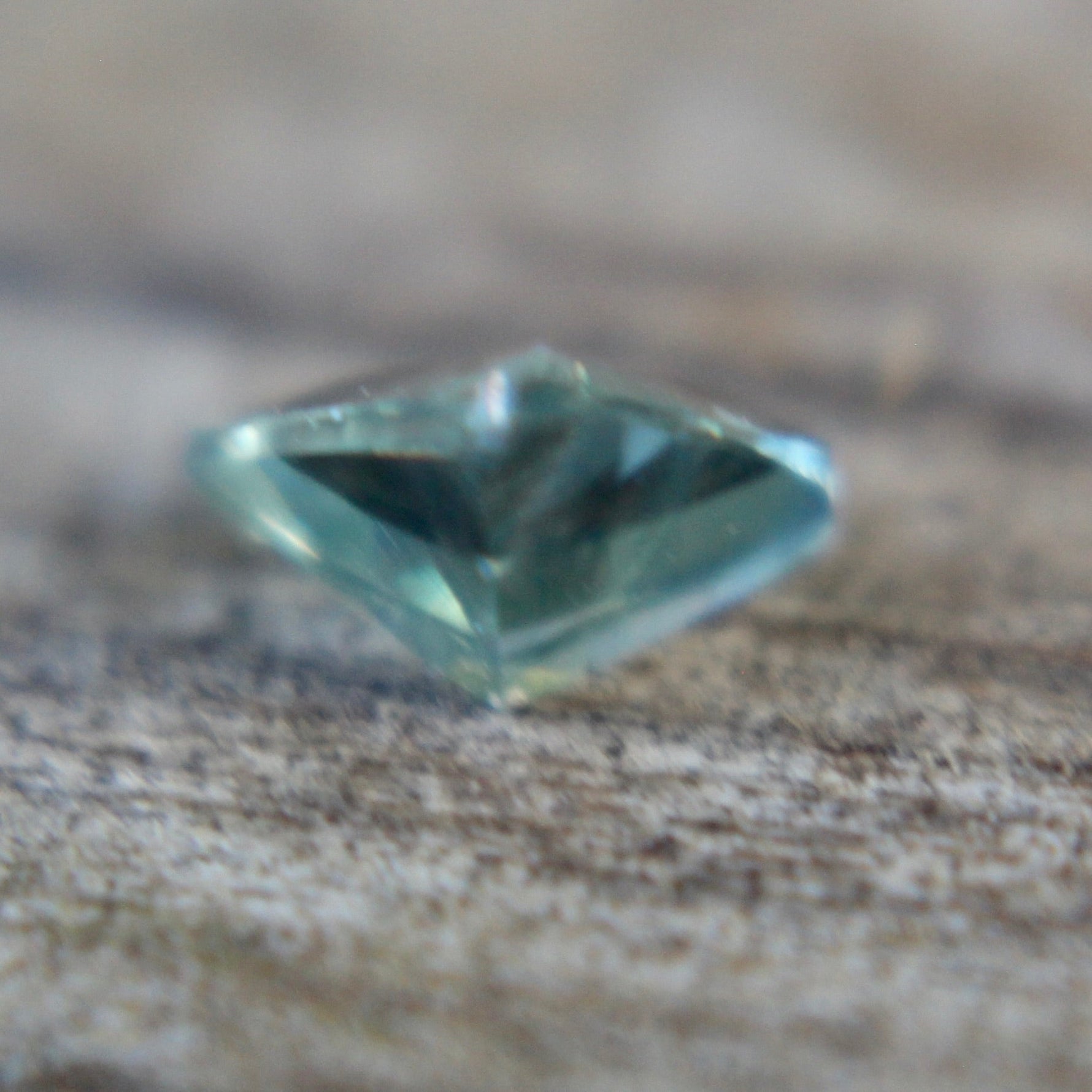 Natural Green Sapphire - Sapphirepal