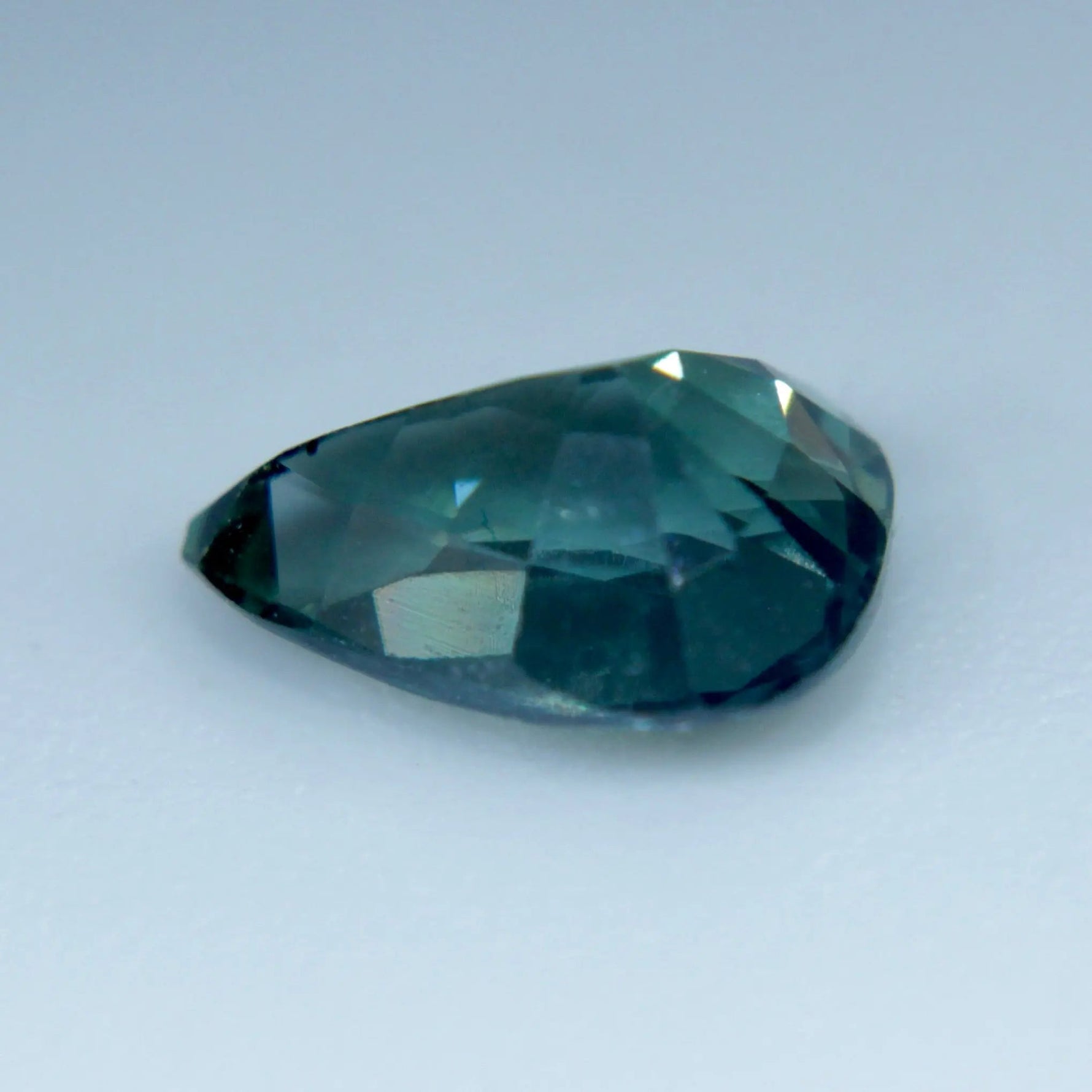 Natural Green Sapphire - Sapphirepal