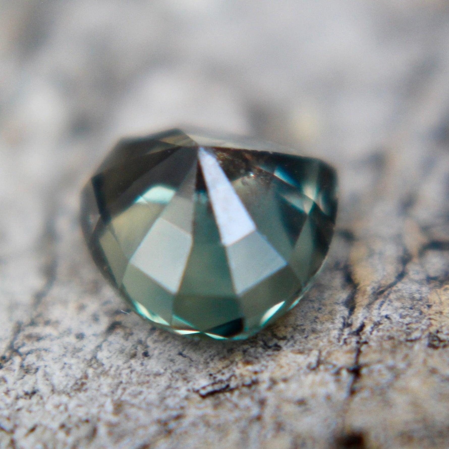 Natural Green Sapphire - Sapphirepal