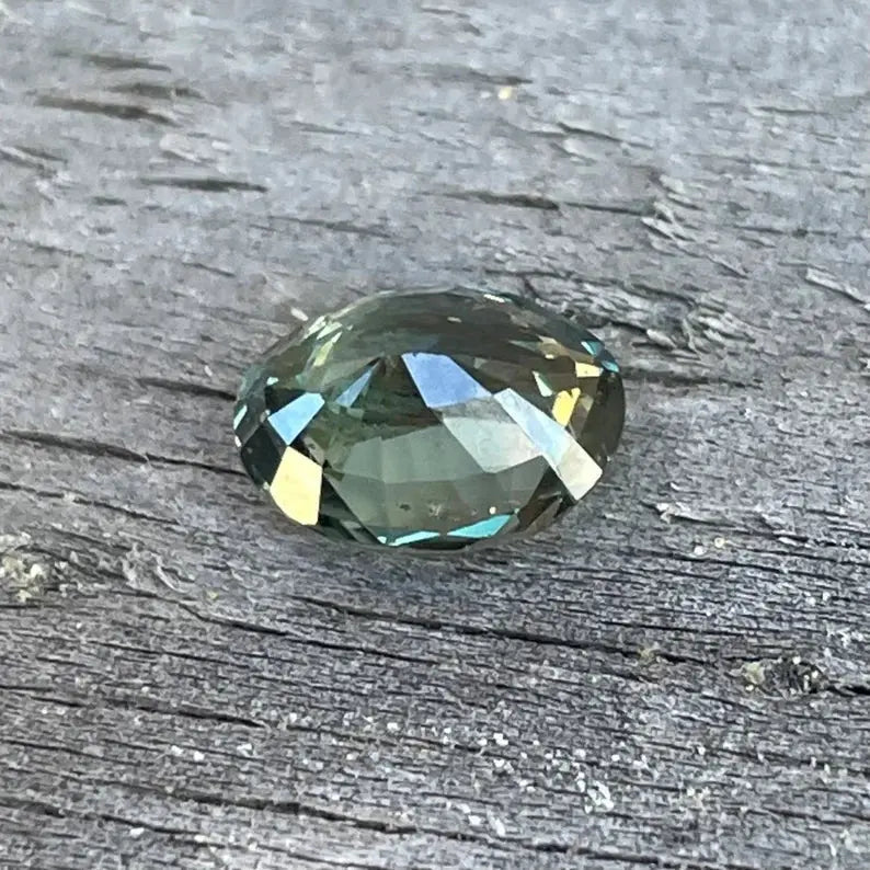 Natural Green Sapphire - Sapphirepal