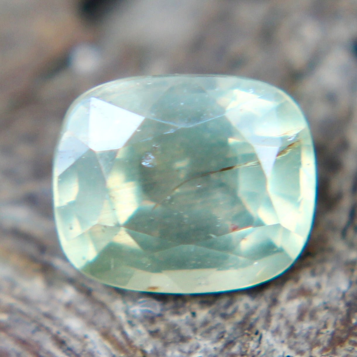 Natural Green Sapphire - Sapphirepal