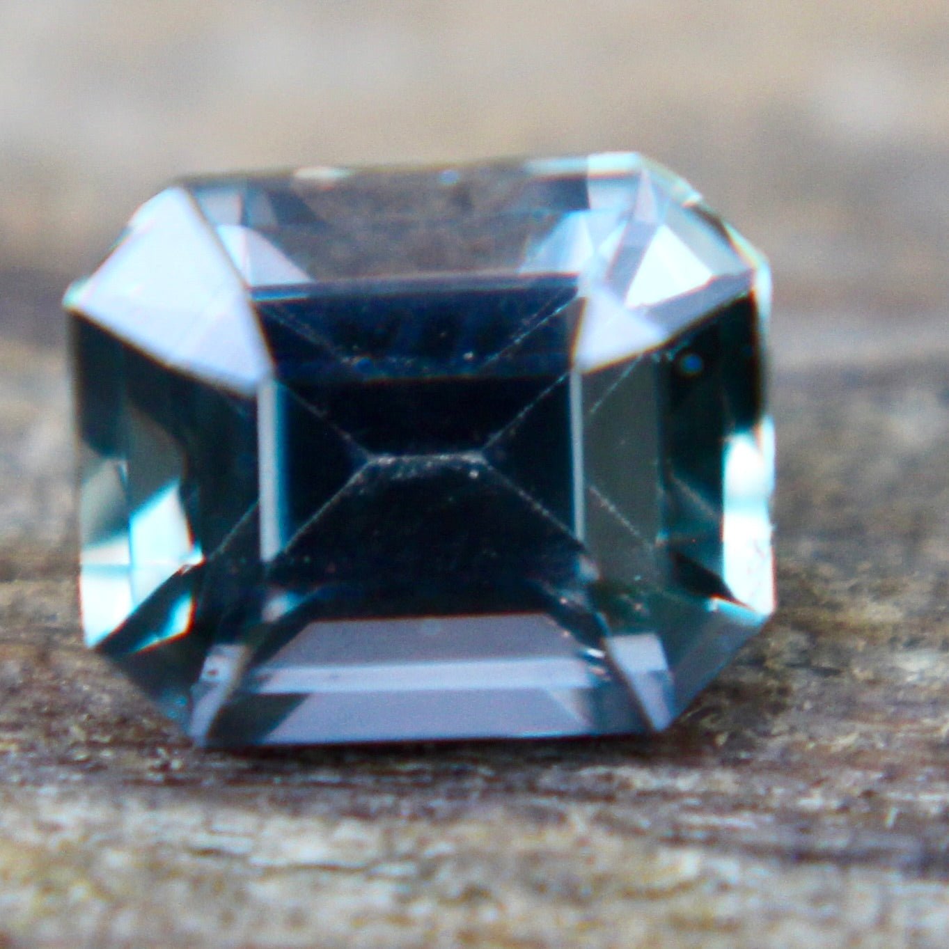 Natural Green Sapphire - Sapphirepal