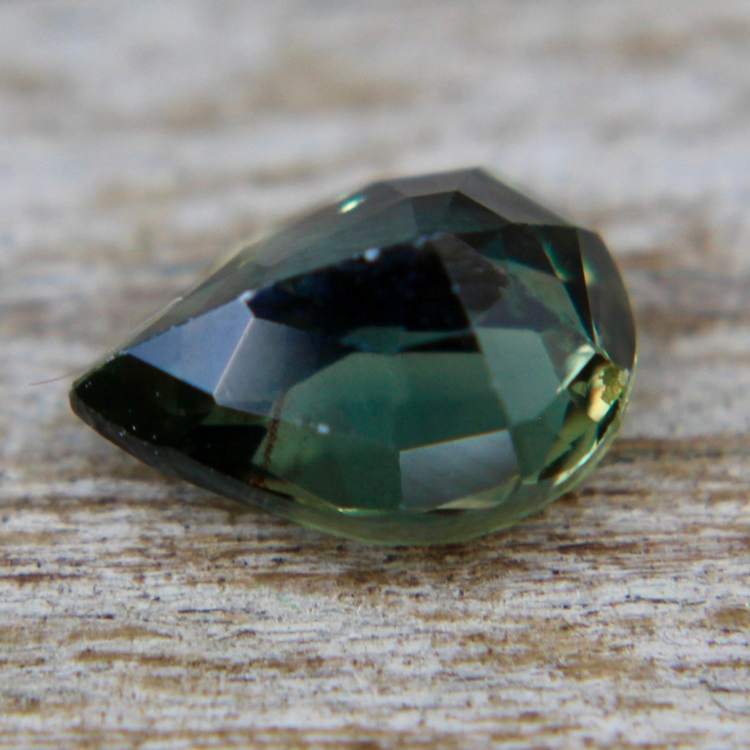 Natural Green Sapphire - Sapphirepal