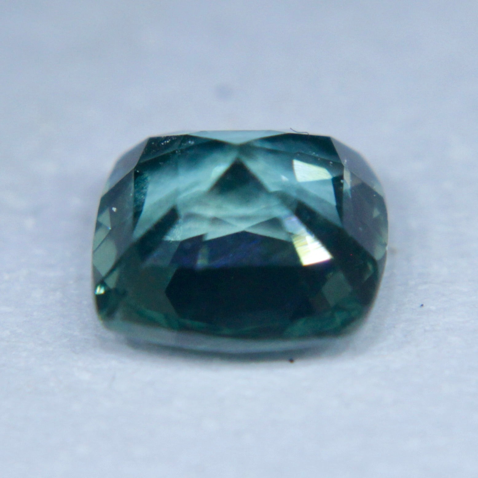 Natural Green Sapphire - Sapphirepal