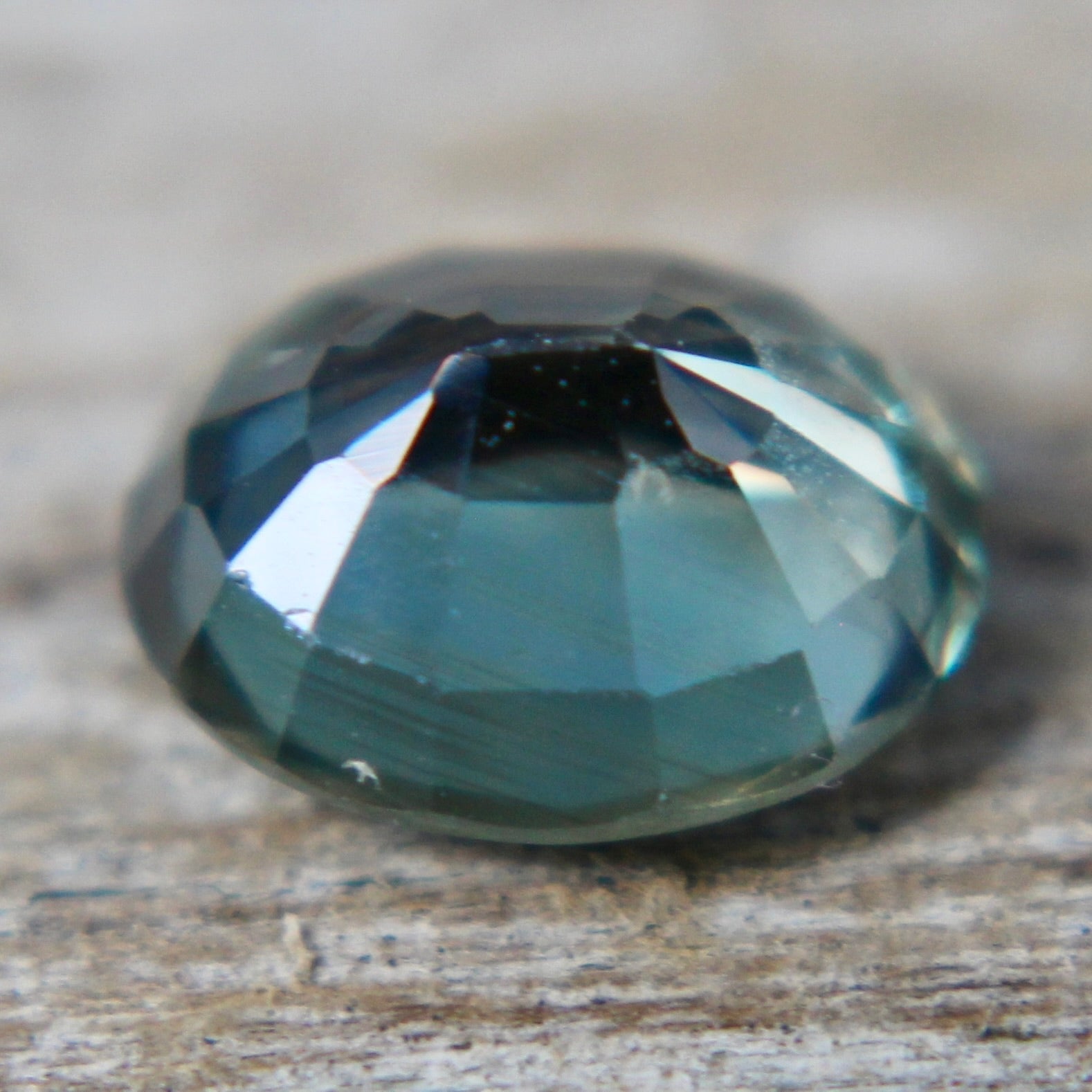 Natural Green Sapphire - Sapphirepal