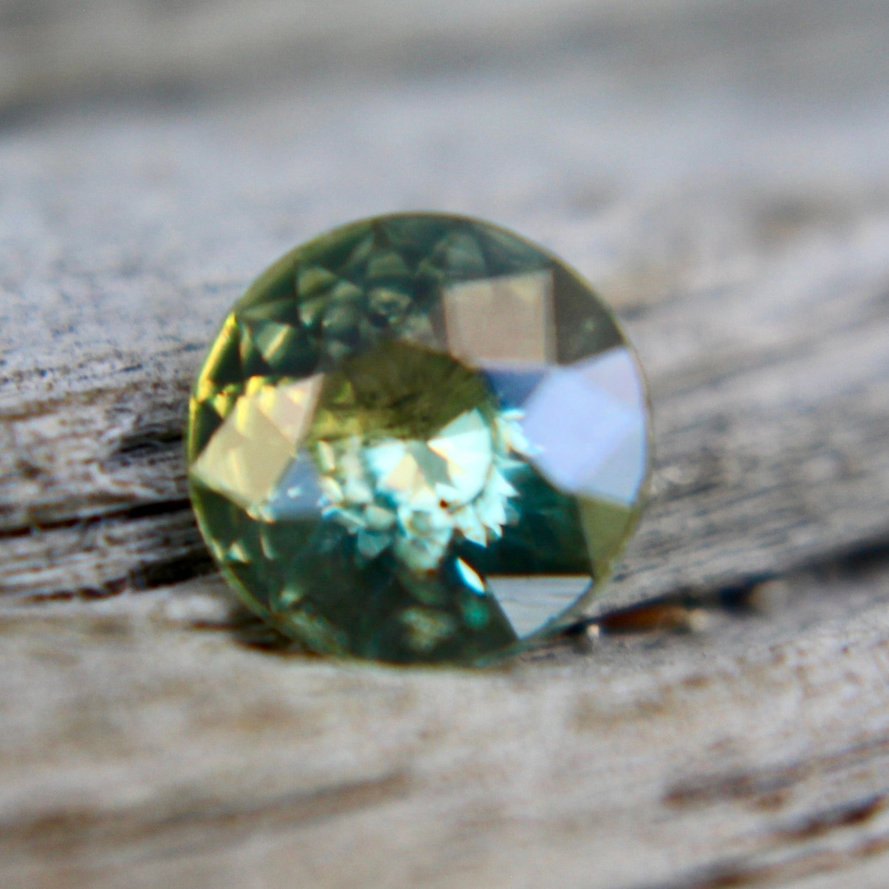 Natural Green Sapphire - Sapphirepal