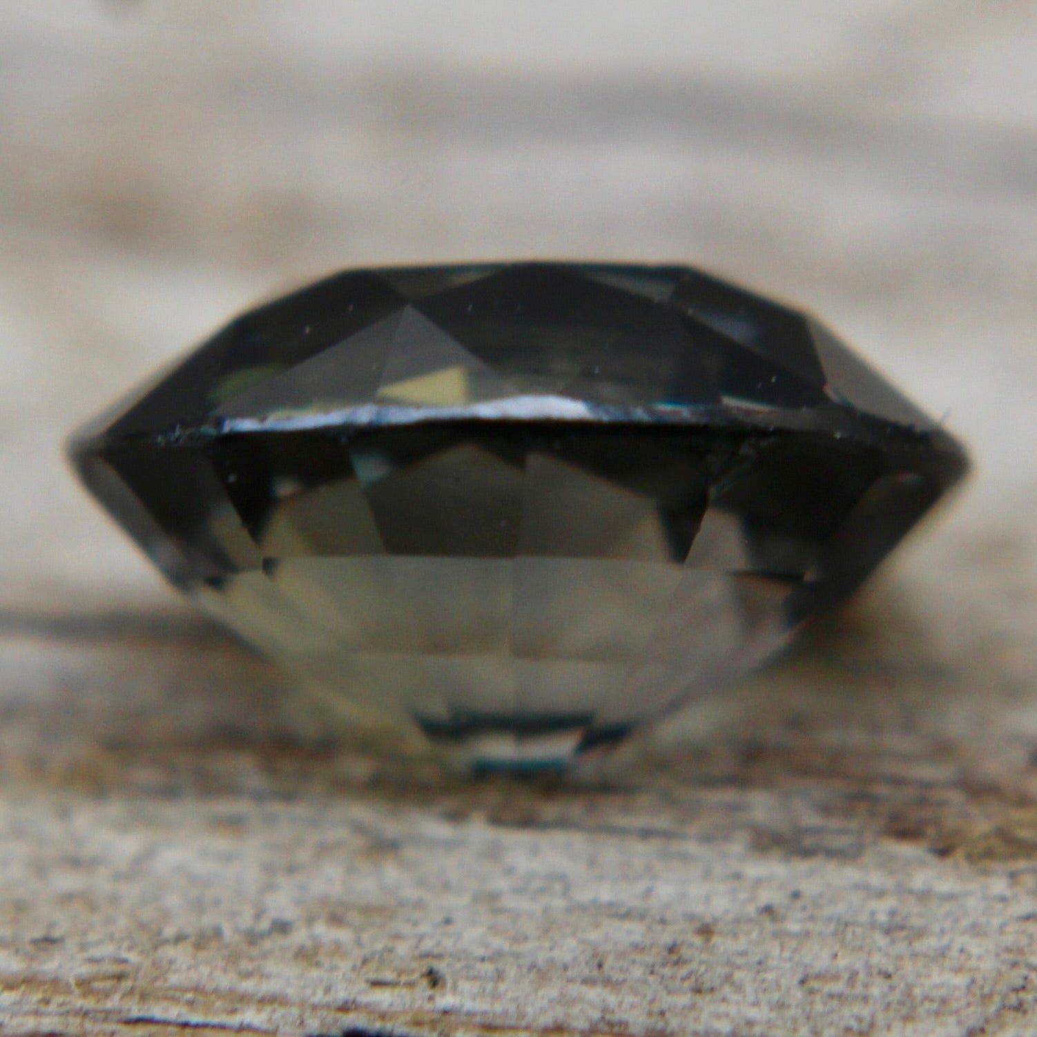 Natural Green Sapphire - Sapphirepal