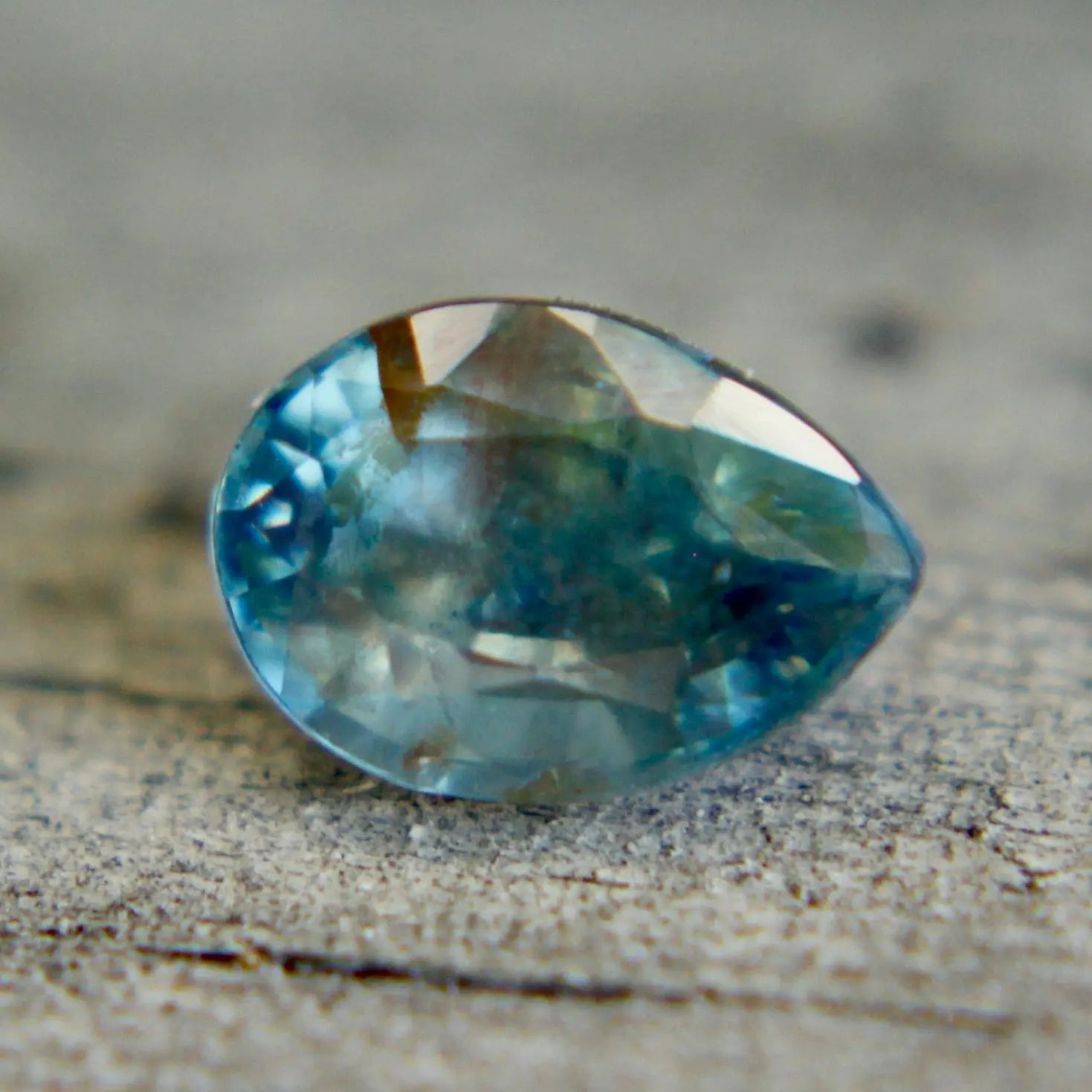 Natural Green Sapphire - Sapphirepal
